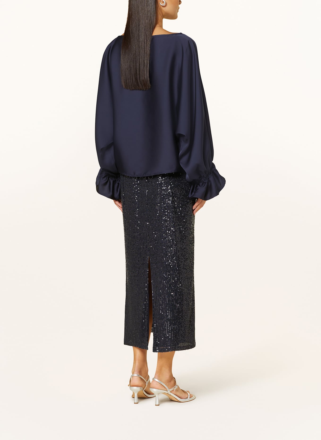 V by Vera Mont Blusenshirt aus Satin mit Volants: DUNKELBLAU