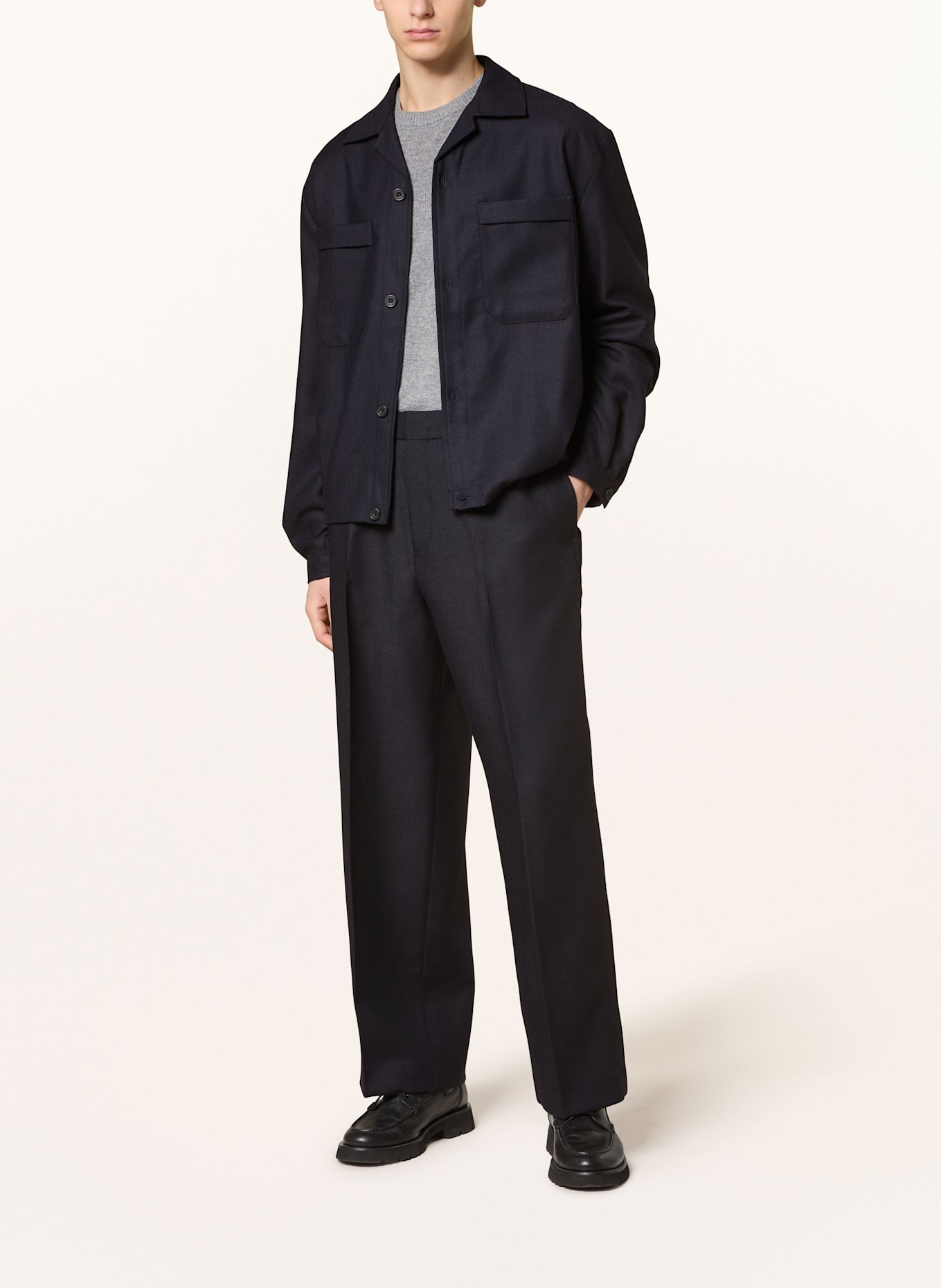 COS Hose im Jogging-Stil Regular Fit: DUNKELBLAU