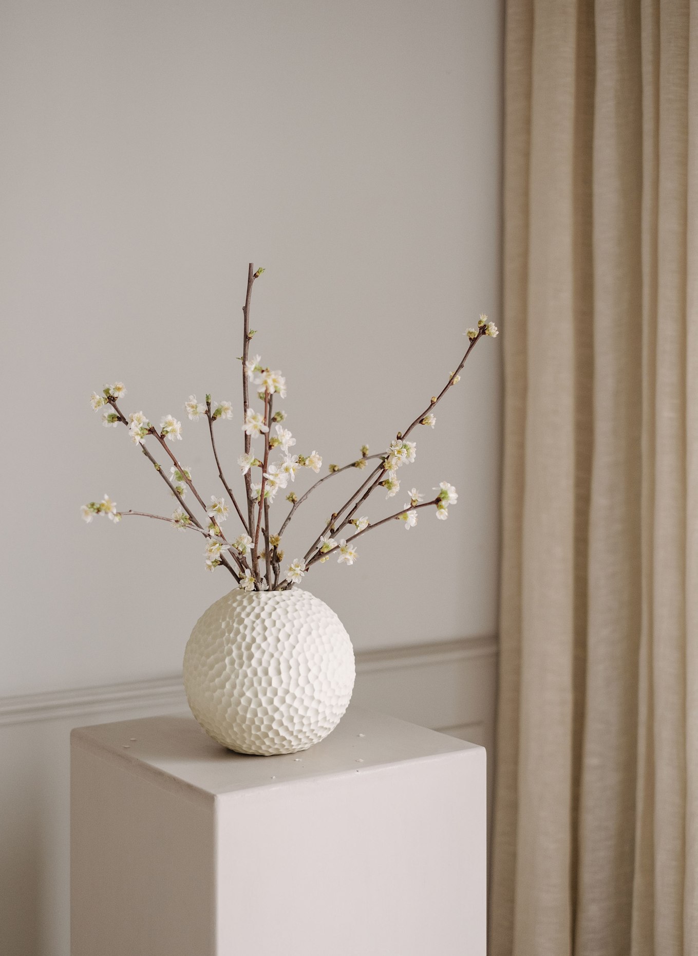 COOEE Design VÁZA KAIA: BÍLÁ