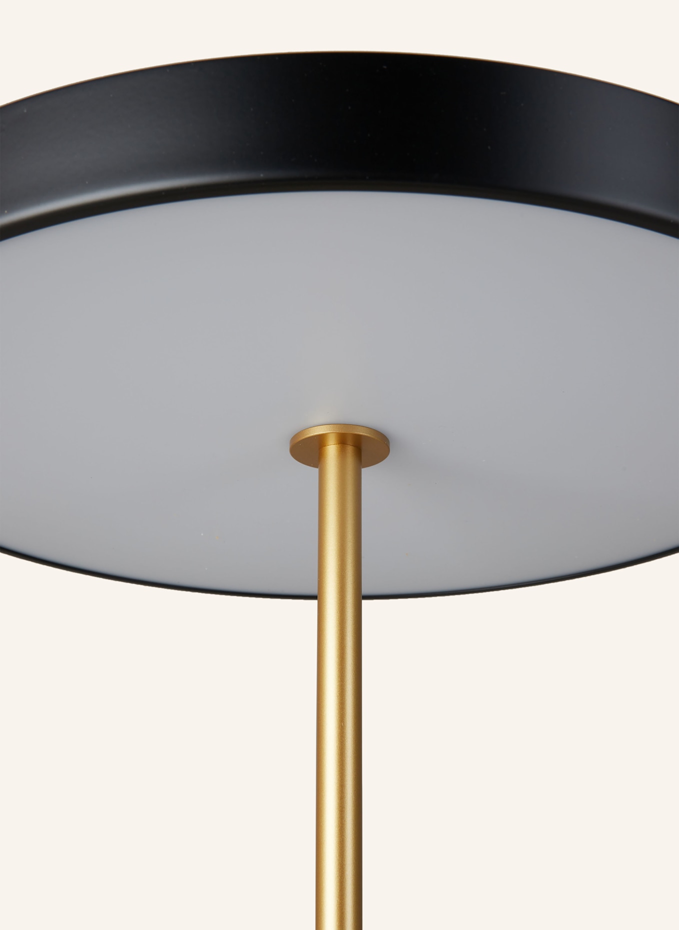 UMAGE Tischleuchte ASTERIA: SCHWARZ