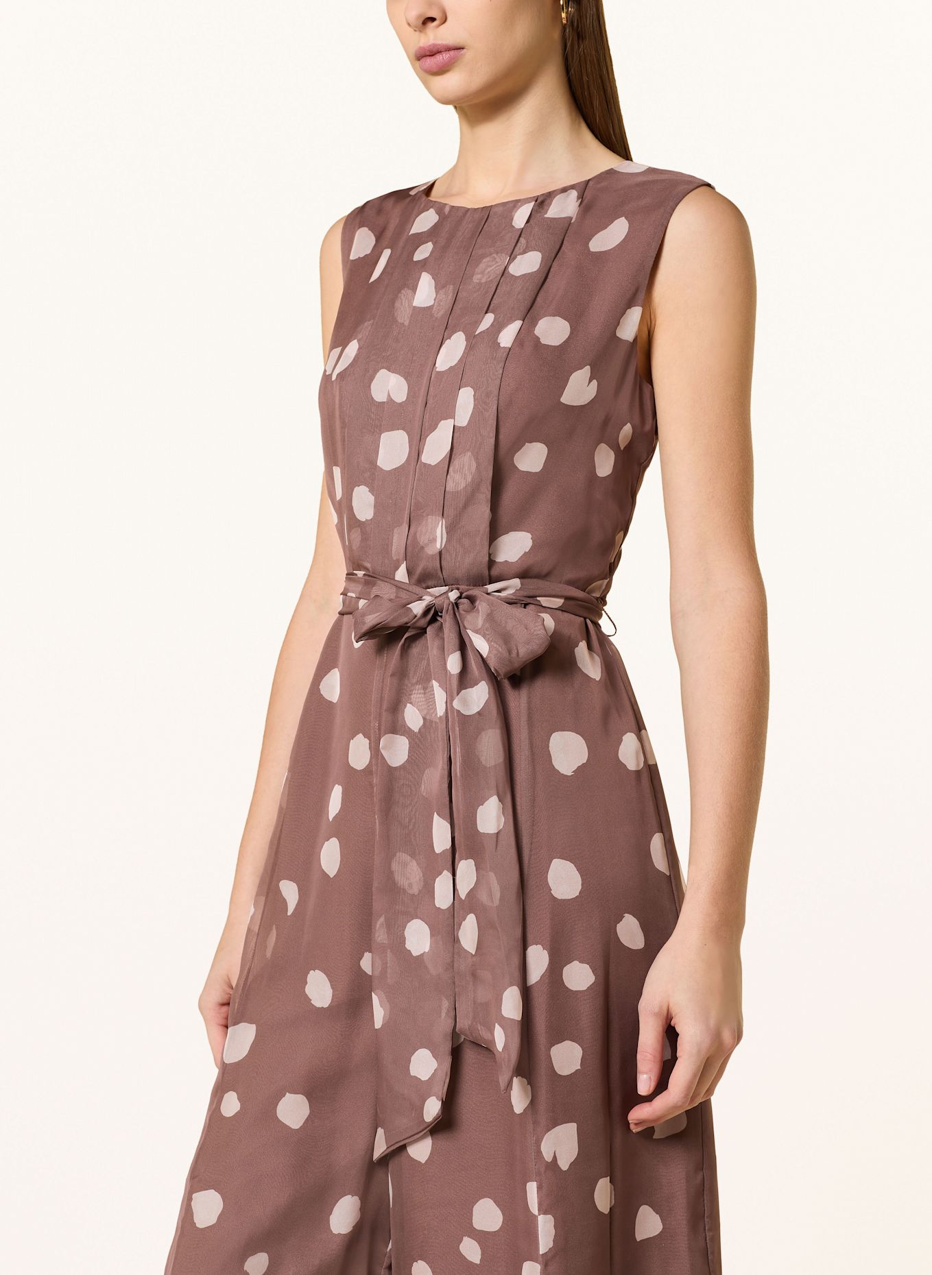 安心追跡付【Phase Eight】Maxineドット柄ジャンプスーツ Maxine Spot Chiffon Jumpsuit | Phase Eight ROW |