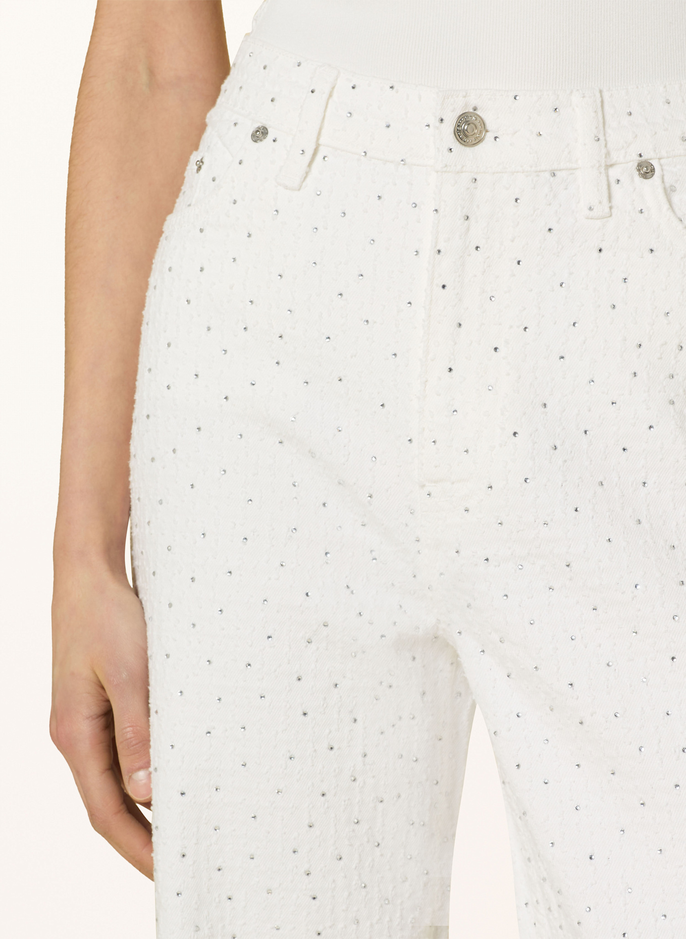 maje Flared Jeans PANTIKUSA mit Schmucksteinen: WEISS/ SILBER