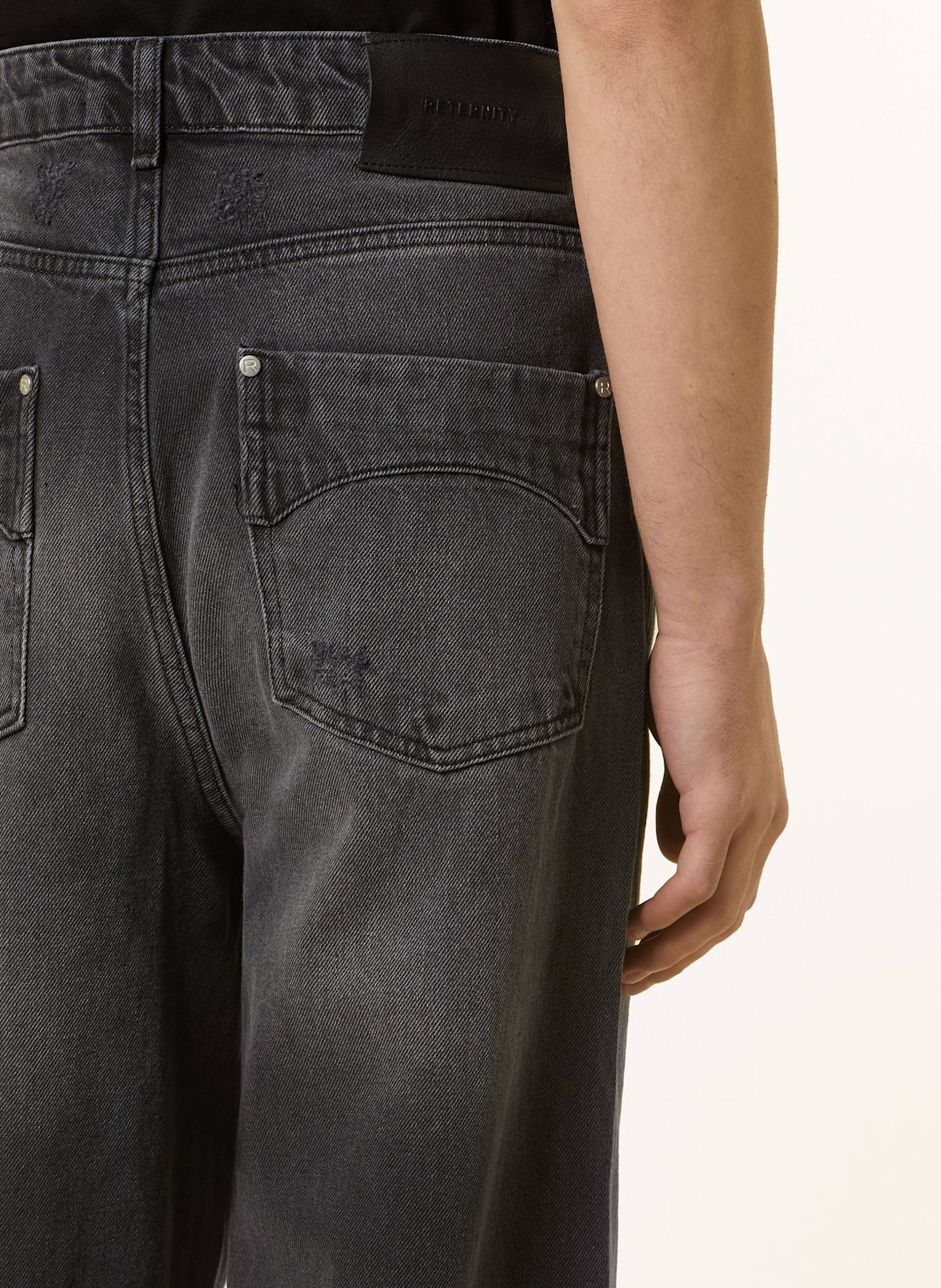 RETERNITY Džíny ESSENTIAL Regular Fit: WASHED BLACK