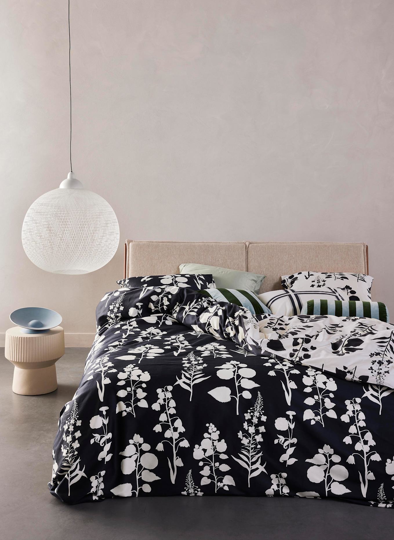 ESSENZA Bettwäsche LUCA zum Wenden: SCHWARZ / WEISS