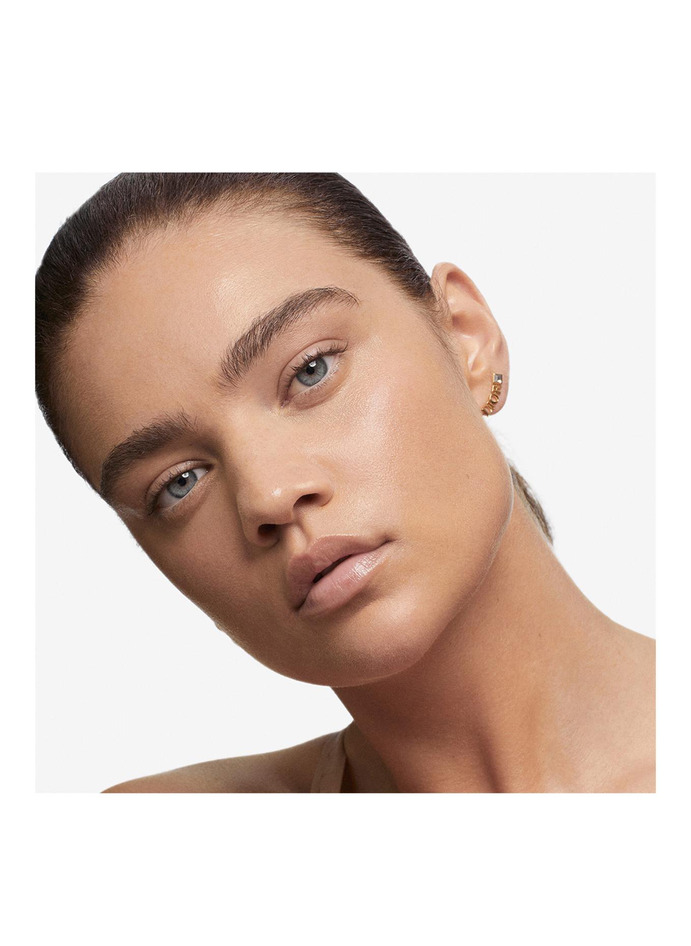 DIOR DIOR FOREVER HYDRA NUDE: 2 W WARM