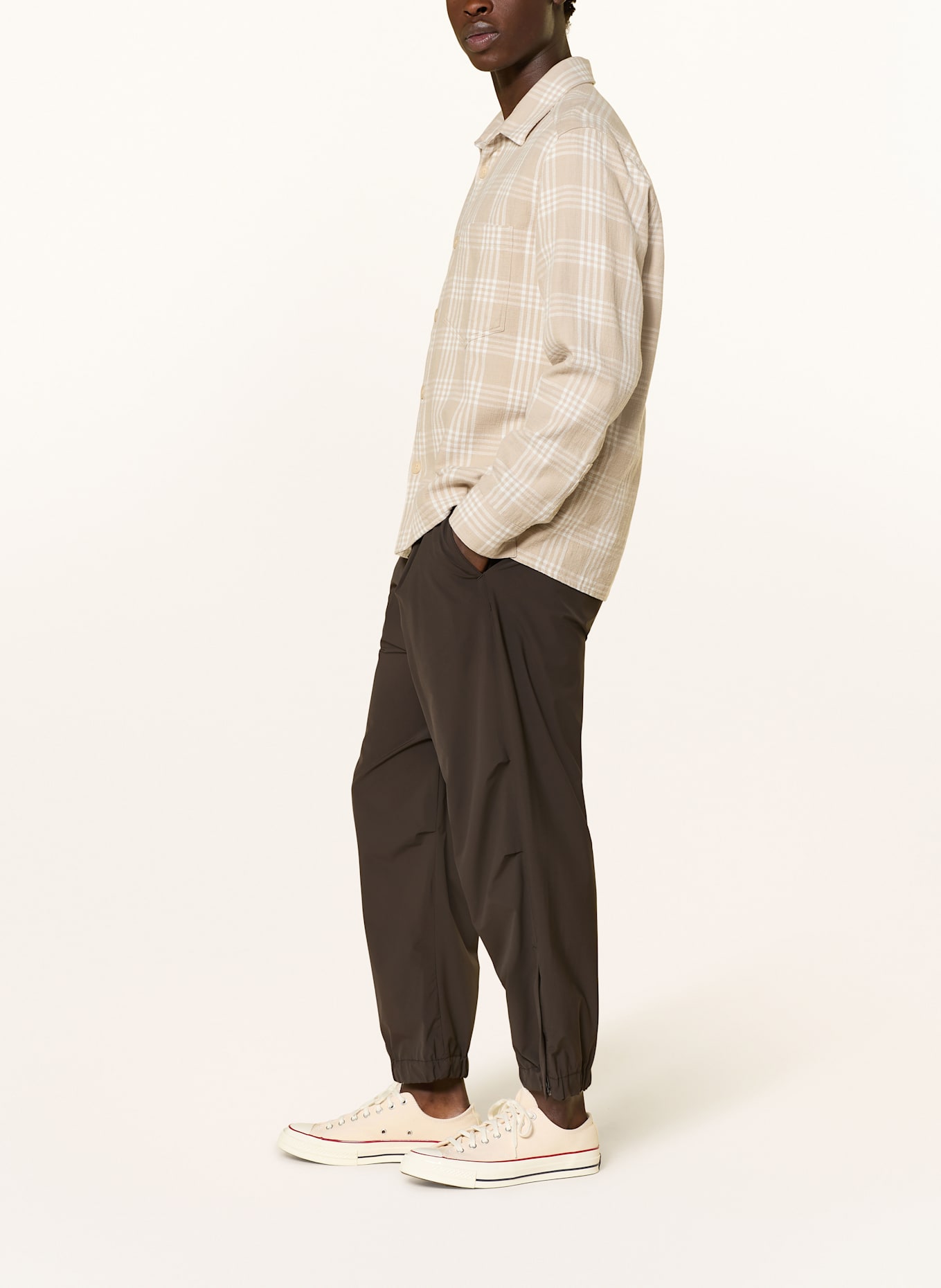 DRYKORN Chino LIROG Relaxed Fit med forkortet benlængde: MØRKEBRUN