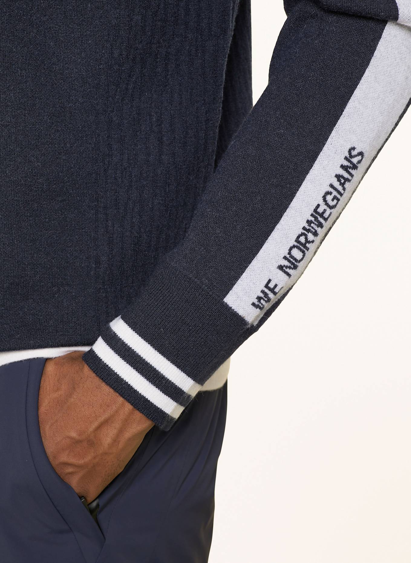 WE NORWEGIANS Midlayer-Jacke ROCKY aus Merinowolle: DUNKELBLAU / WEISS