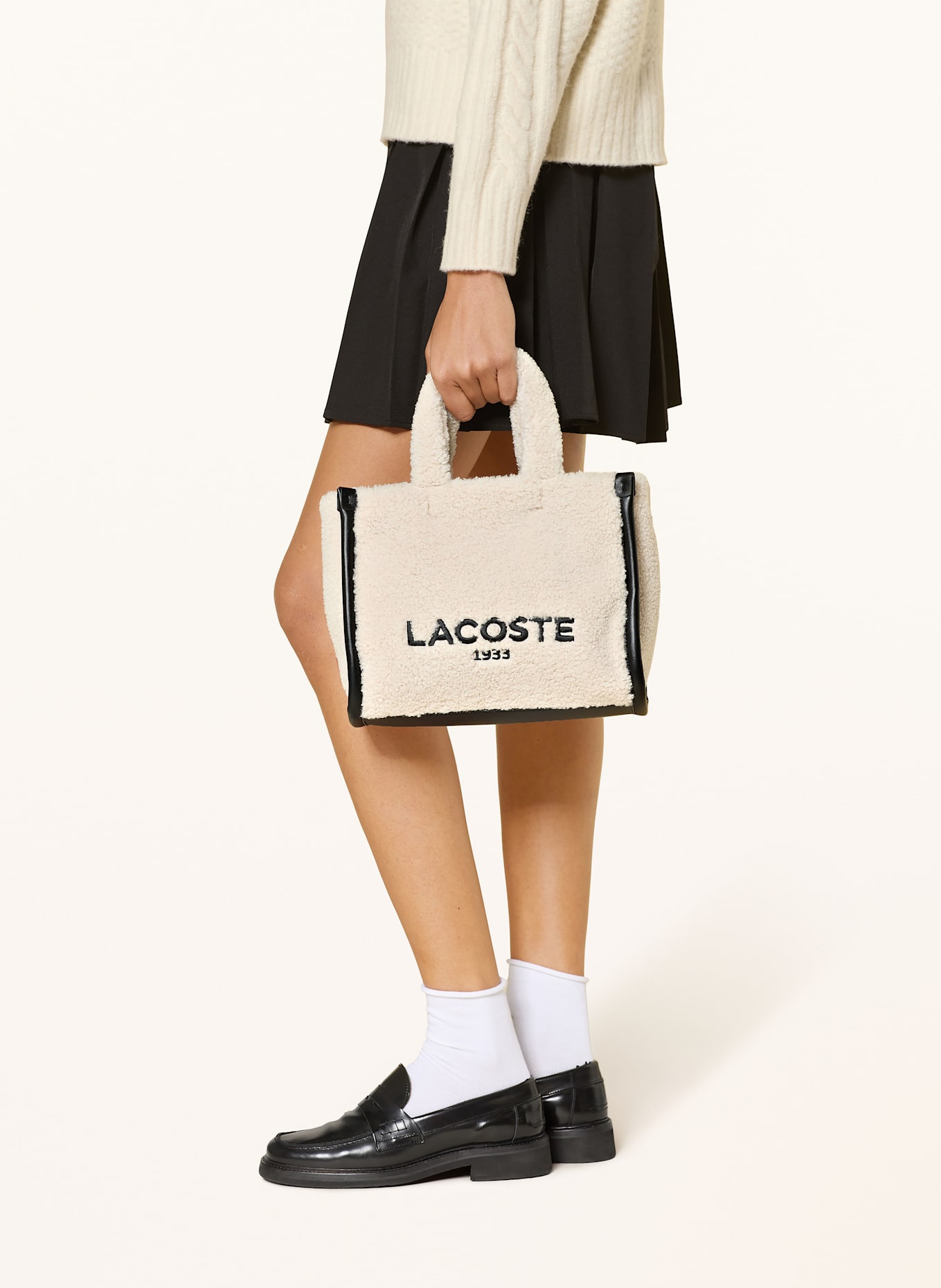 LACOSTE Kabelka HERITAGE SMALL: KRÉMOVÁ / ČERNÁ