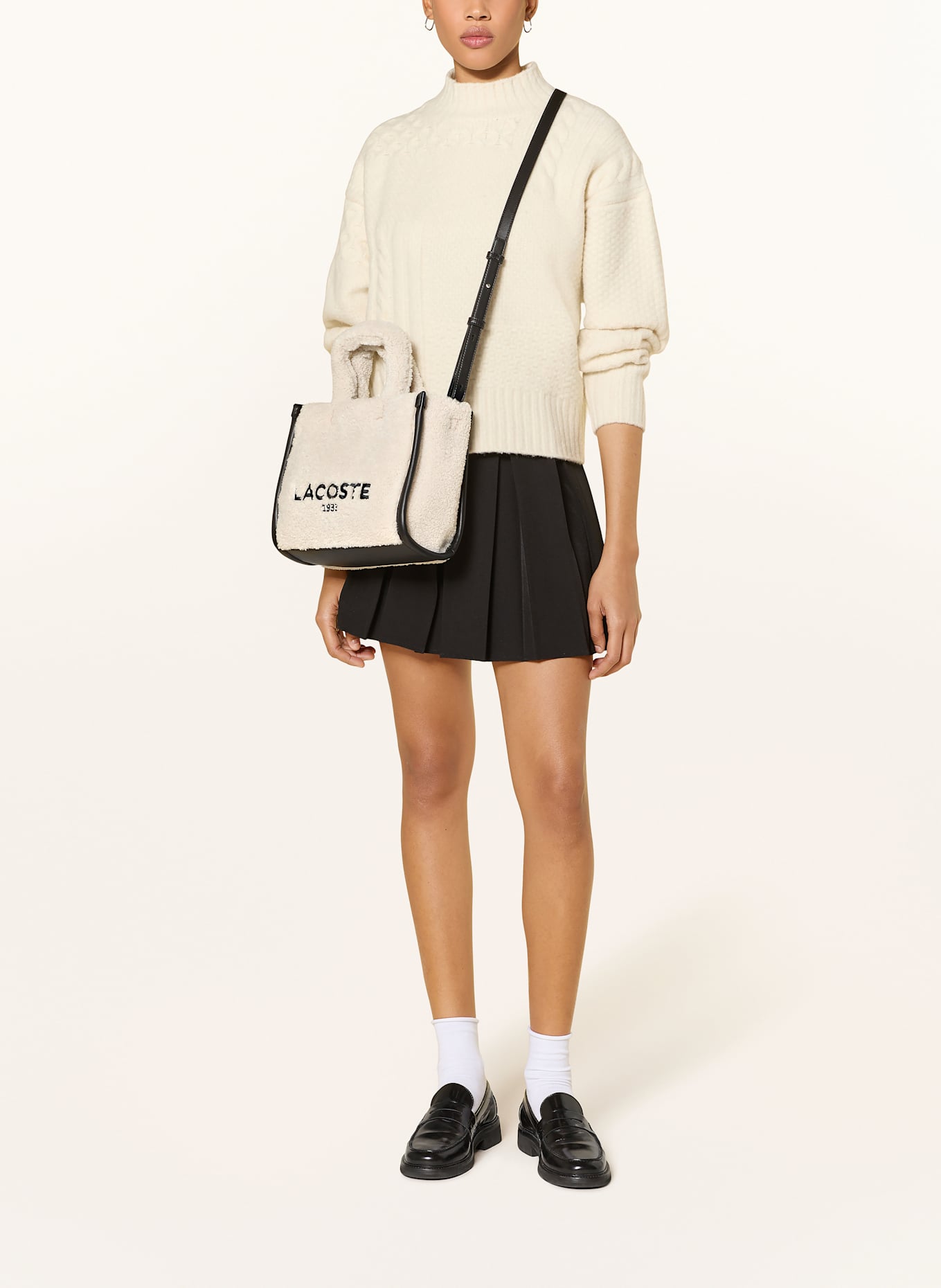 LACOSTE Kabelka HERITAGE SMALL: KRÉMOVÁ / ČERNÁ