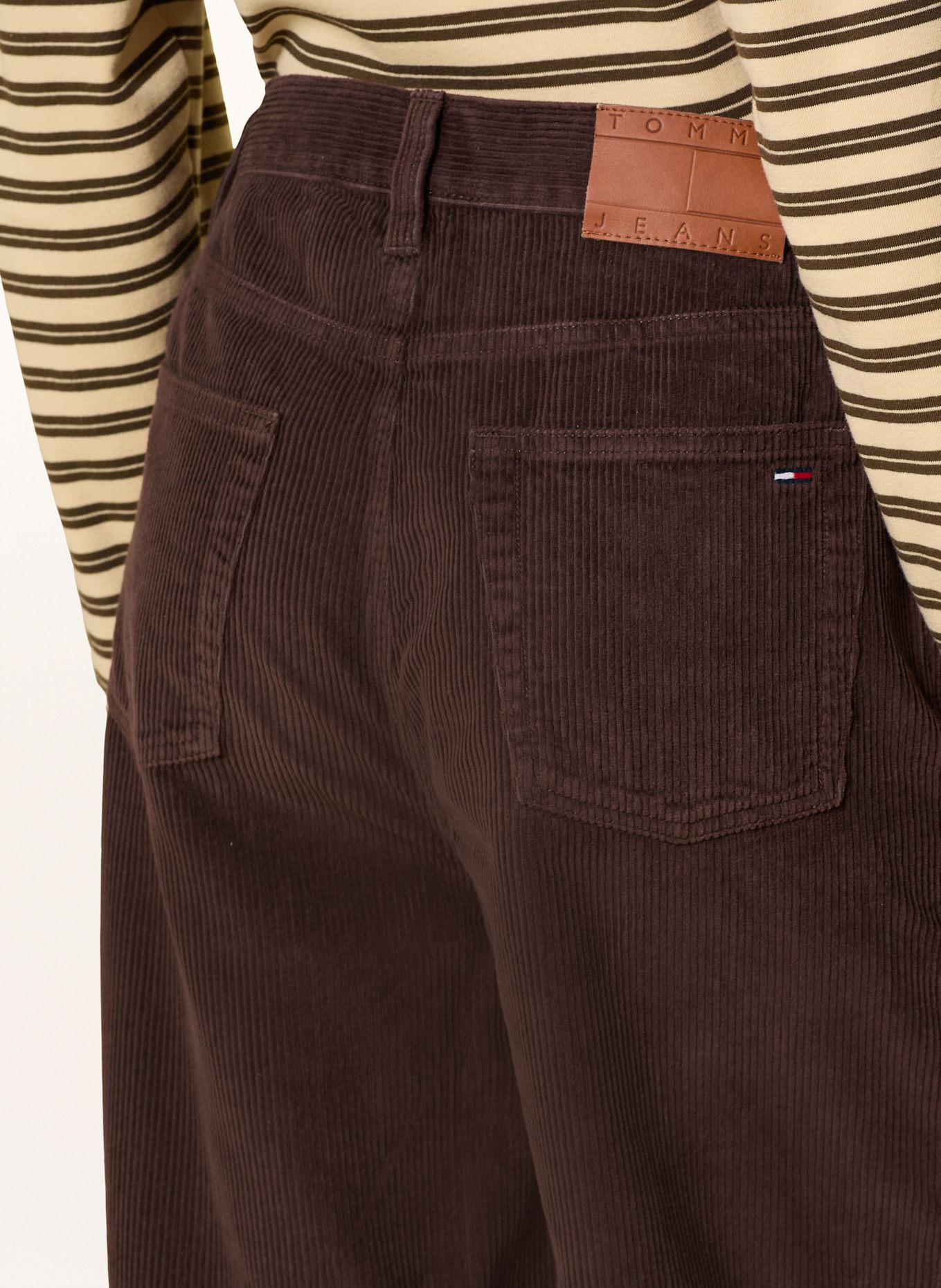 TOMMY JEANS Cordhose CLAIRE: DUNKELBRAUN