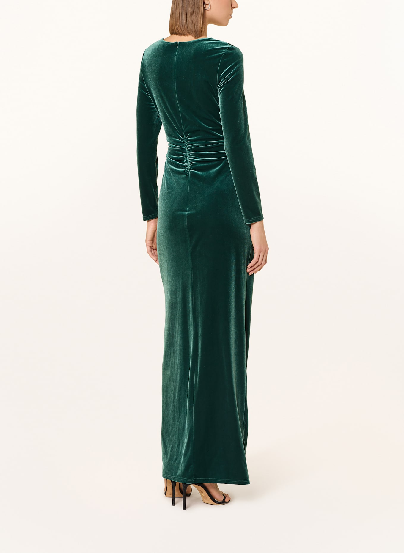 Vera Mont Abendkleid aus Samt: GRÜN