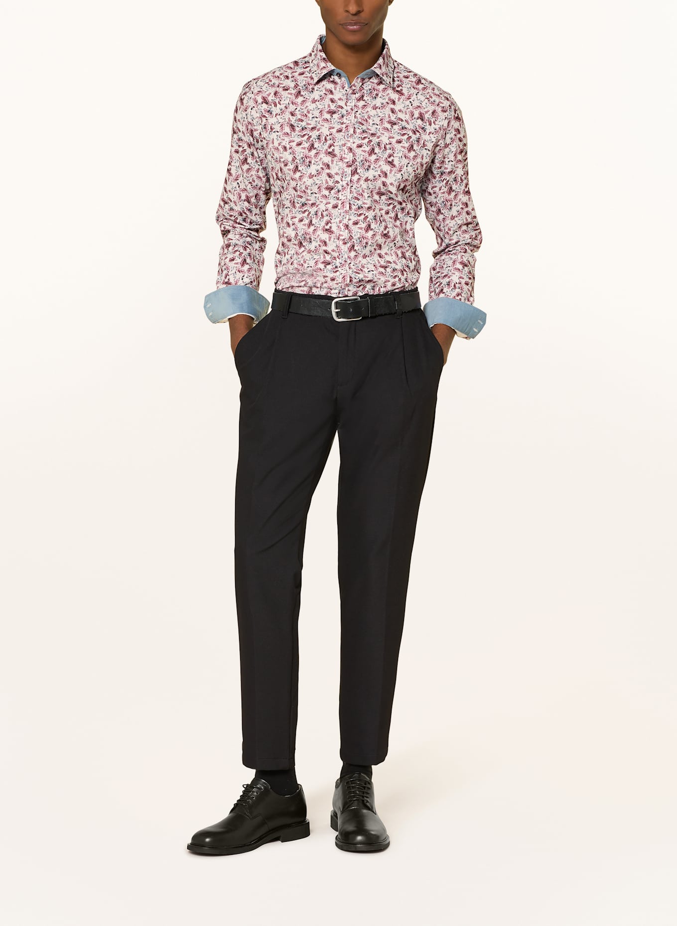 Q1 Manufaktur Cordhemd Extra Slim Fit: WEISS / DUNKELROT