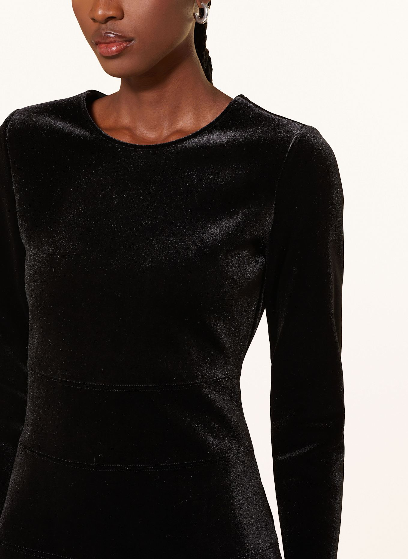 EMPORIO ARMANI Sametové šaty: ČERNÁ