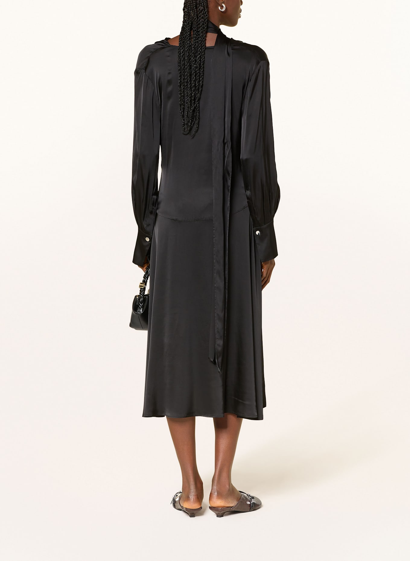 GANNI Satinkleid: SCHWARZ