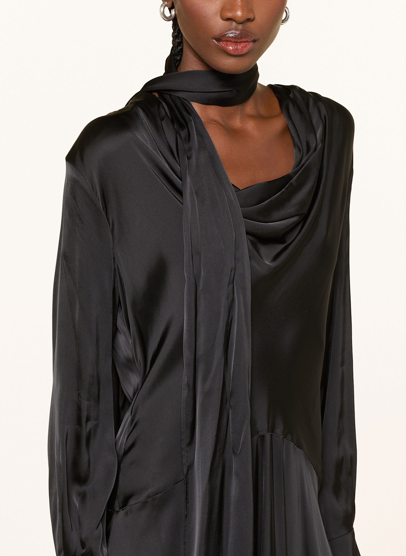 GANNI Satinkleid: SCHWARZ