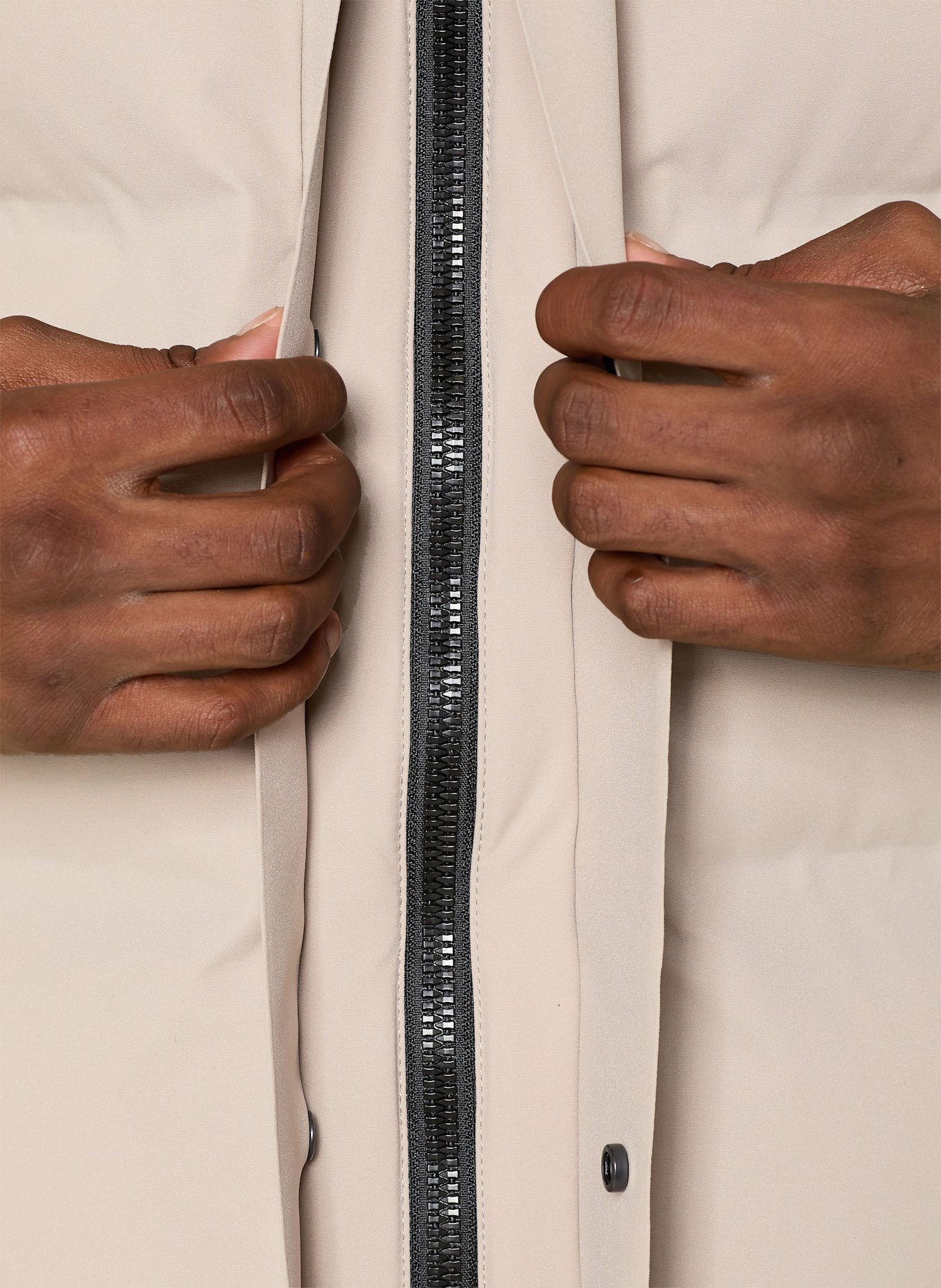 CINQUE Steppmantel CITHERMAL mit DUPONT™ SORONA®-Isolierung: HELLBRAUN