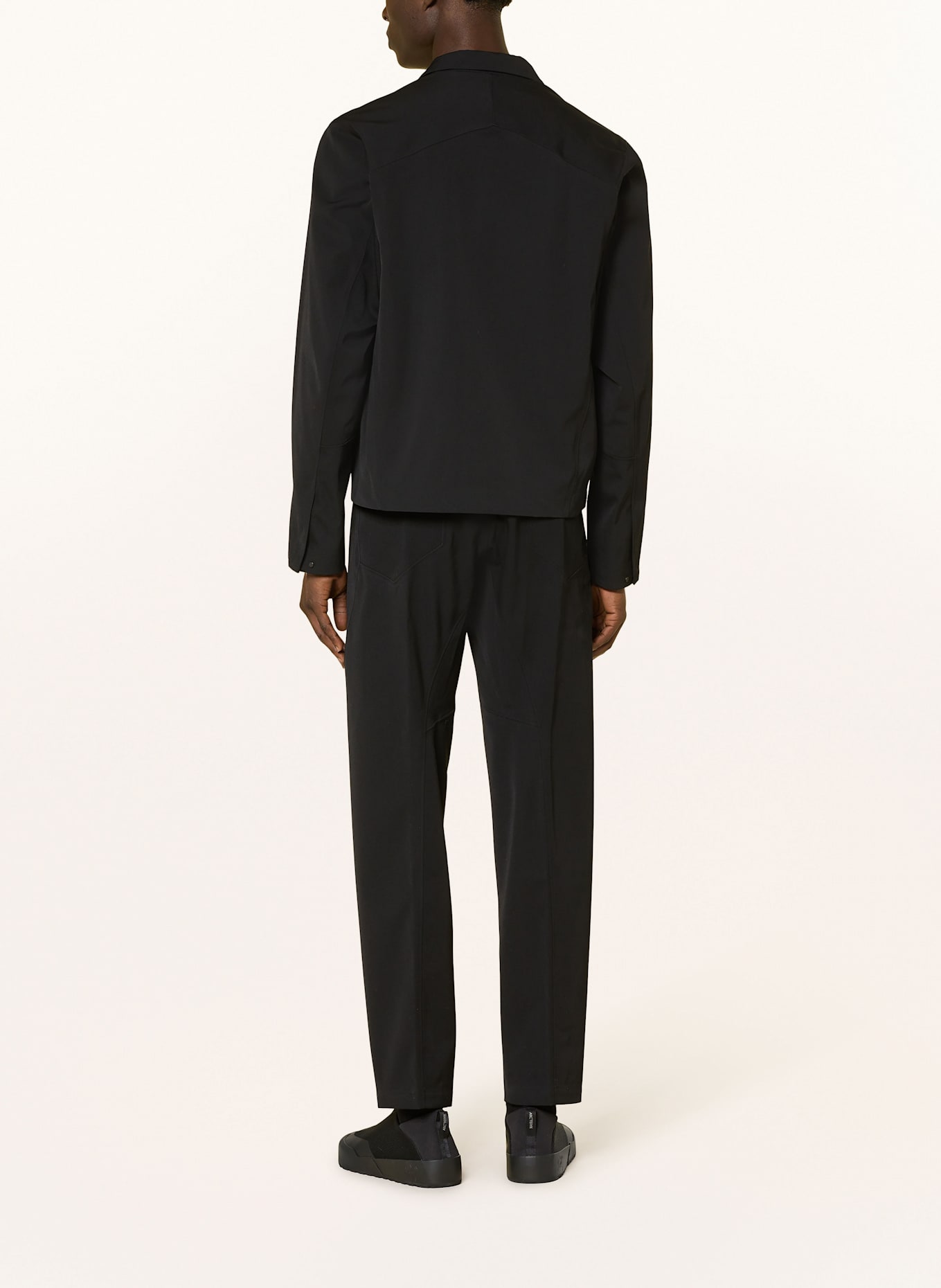 VEILANCE Overjacket VORONOI: SCHWARZ