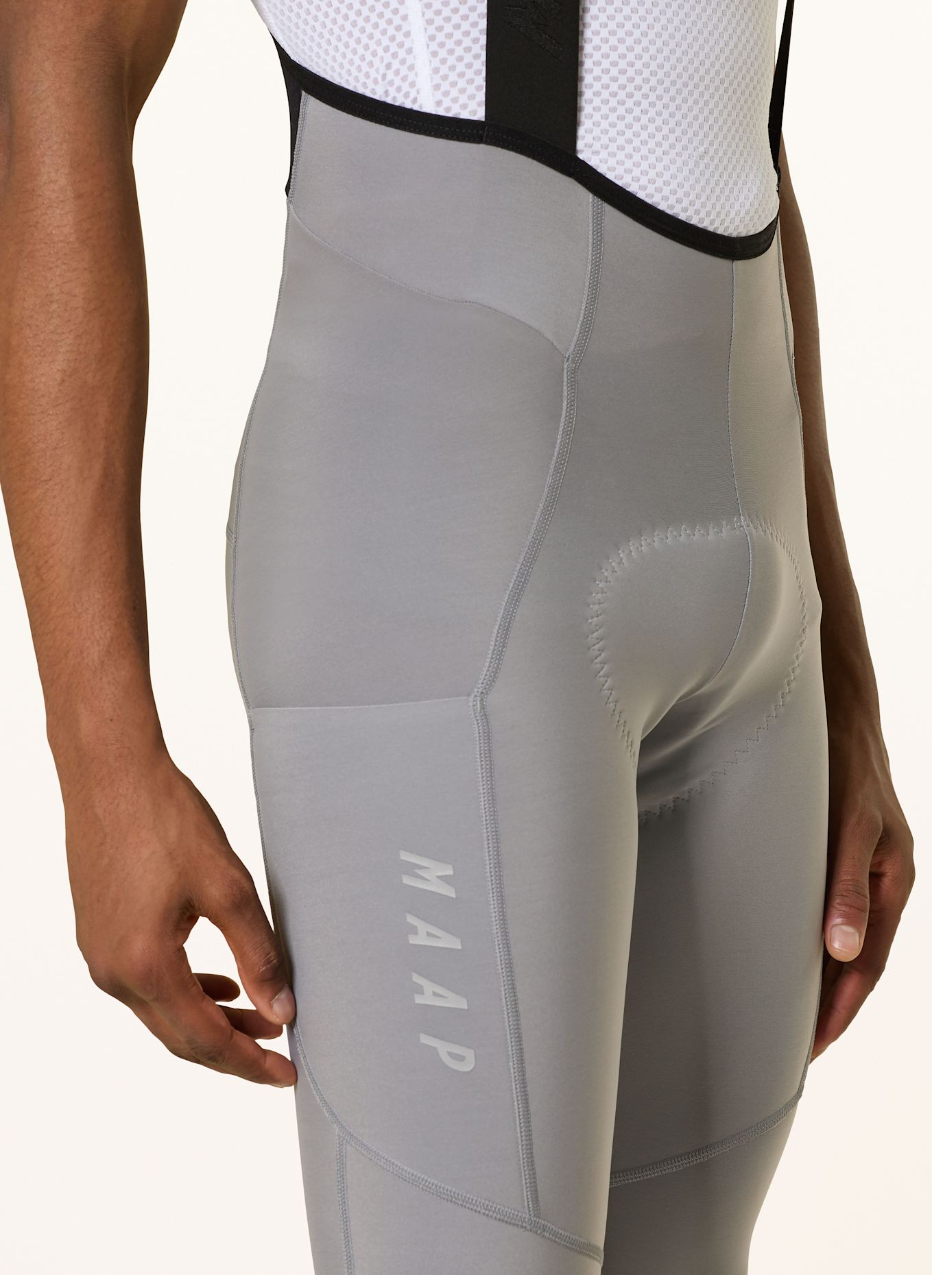 MAAP Thermo-Radhose EVO THERMAL mit Trägern und gepolstertem Einsatz: HELLGRAU