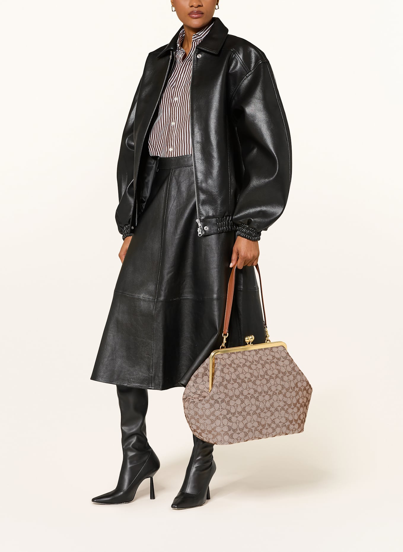 COACH Kabelka s ozdobnými kamínky: HNĚDÁ / TMAVĚ HNĚDÁ