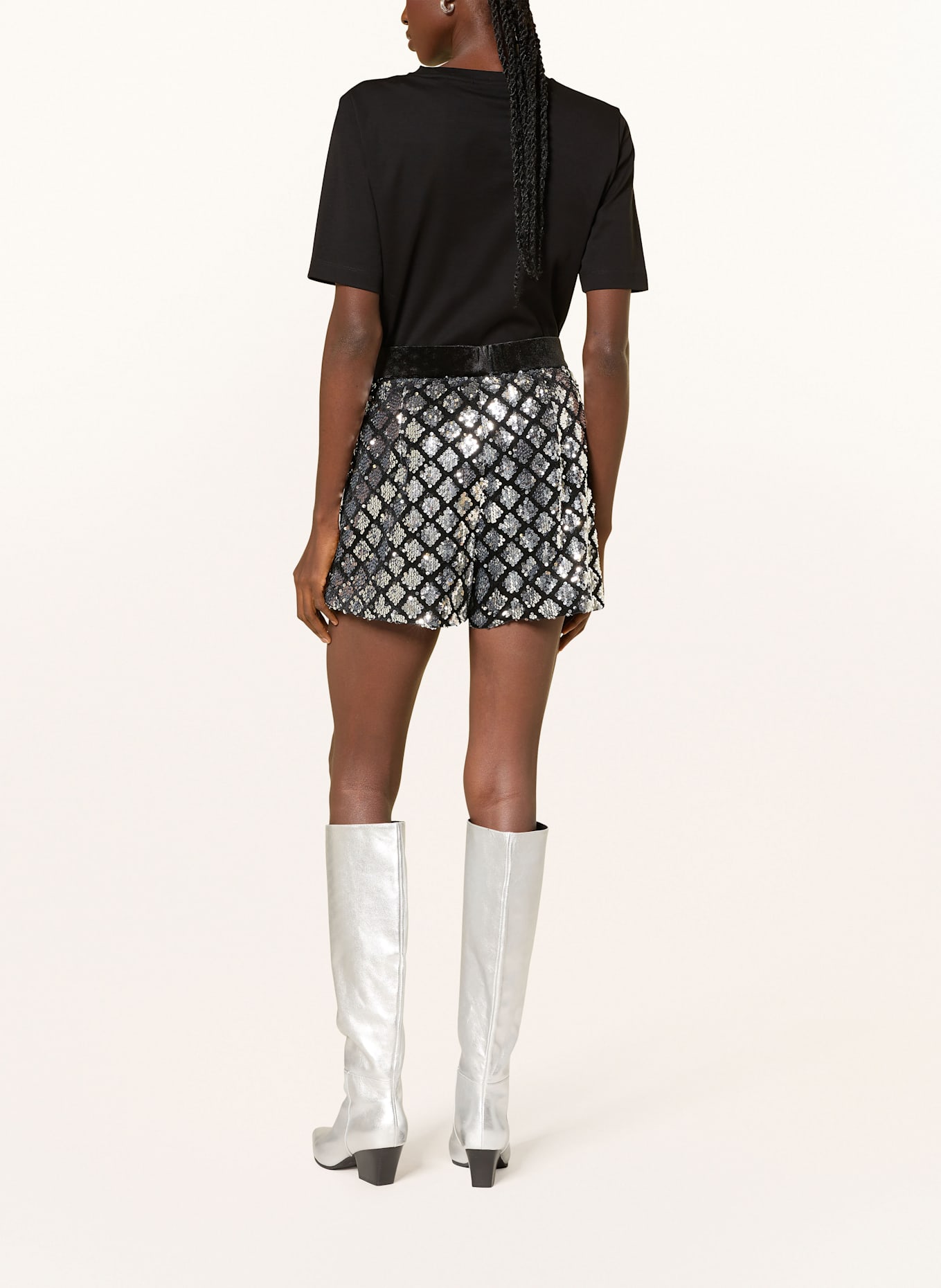 RIANI Nickishorts mit Pailletten: SCHWARZ / SILBER