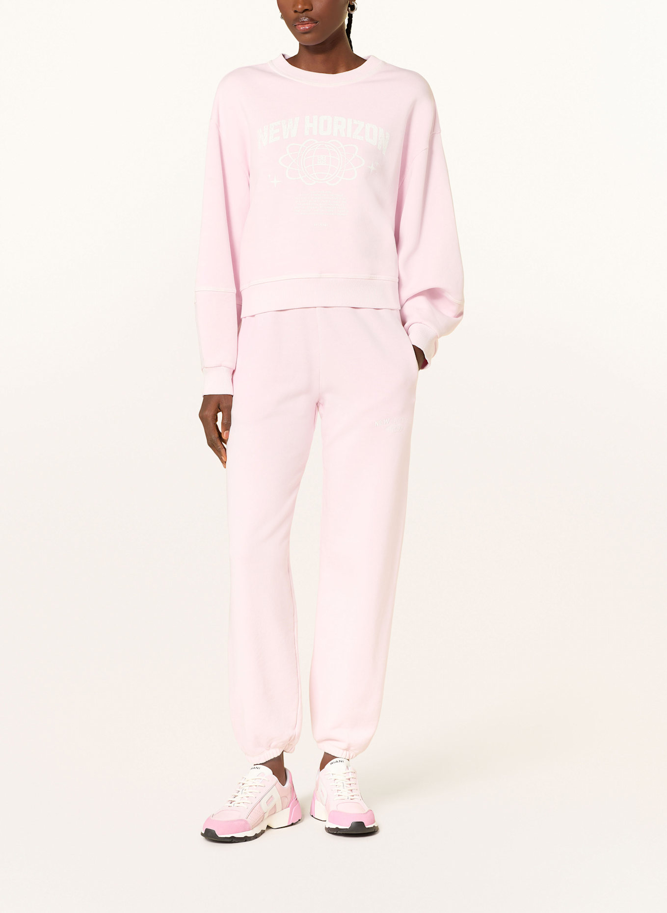 RIANI Spodnie dresowe: JASNORÓŻOWY