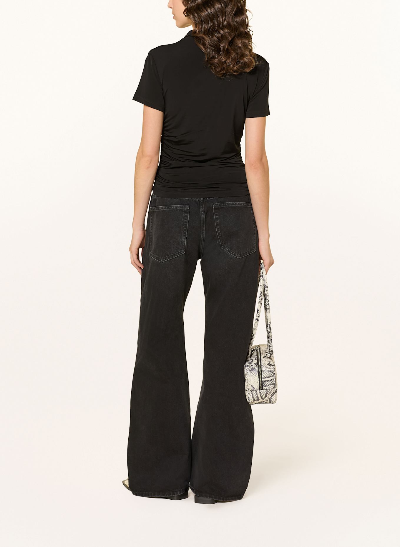 MRS & HUGS T-shirt: BLACK