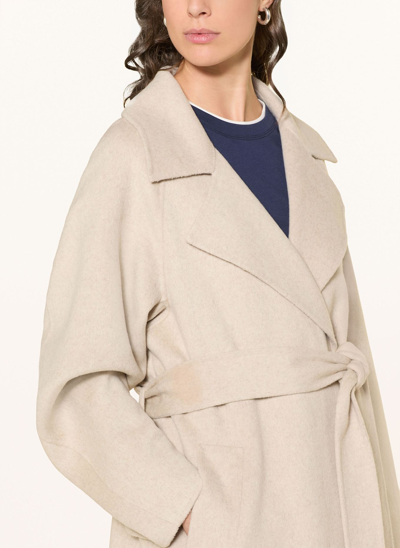 MRS & HUGS Mantel: CREME