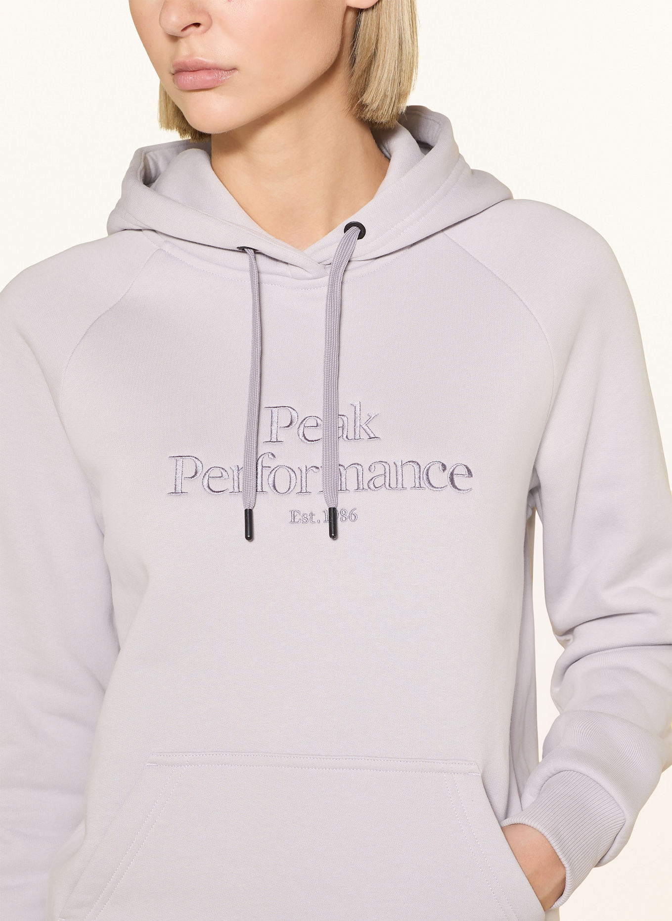 Peak Performance Hoodie: HELLLILA