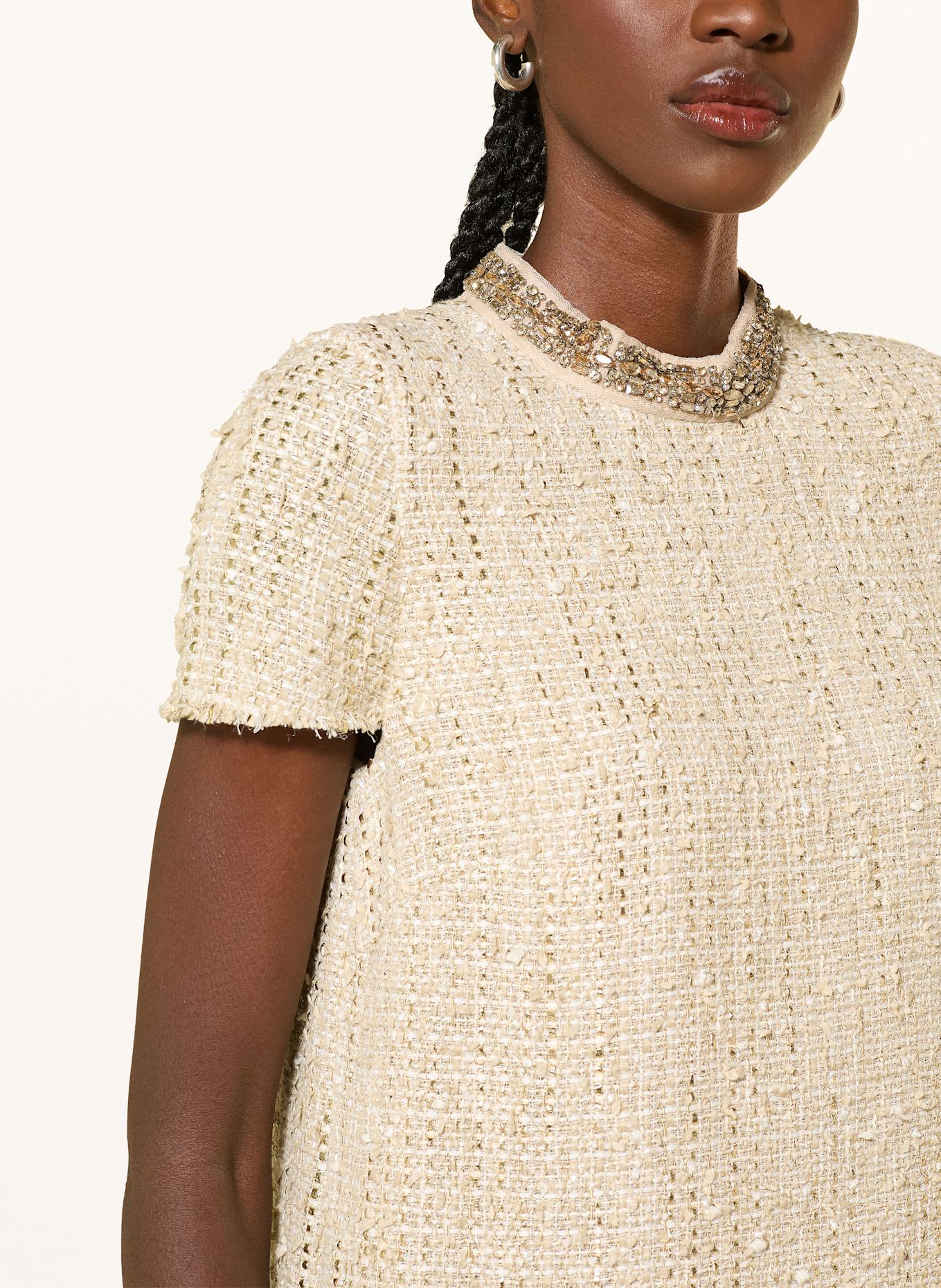 LUISA CERANO Bouclé-Kleid mit Glitzergarn und Schmucksteinen: BEIGE / GOLD