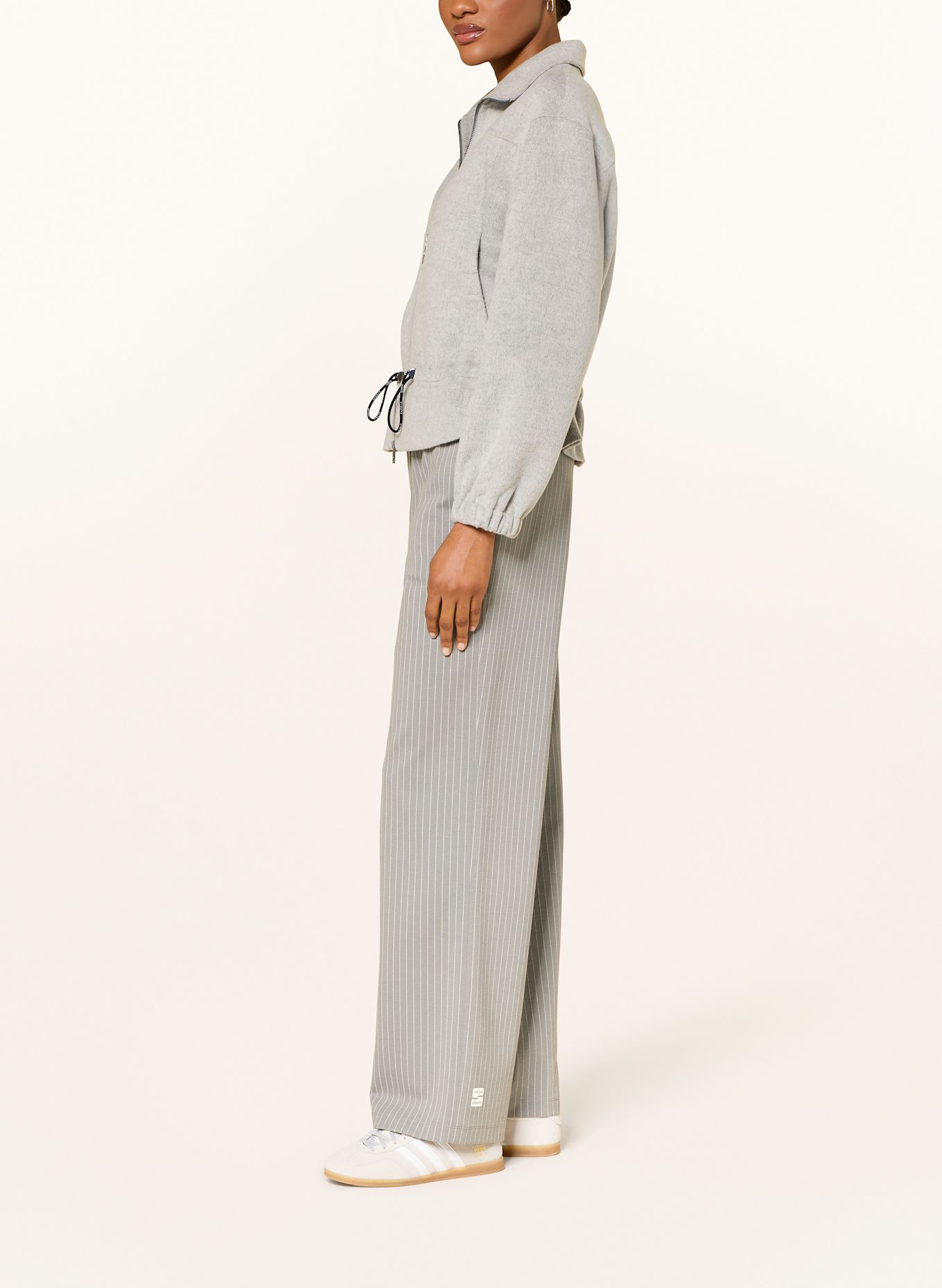 MARC CAIN Spodnie marlena WASHINGTON z materiału dresowego: SZARONIEBIESKI / BIAŁY