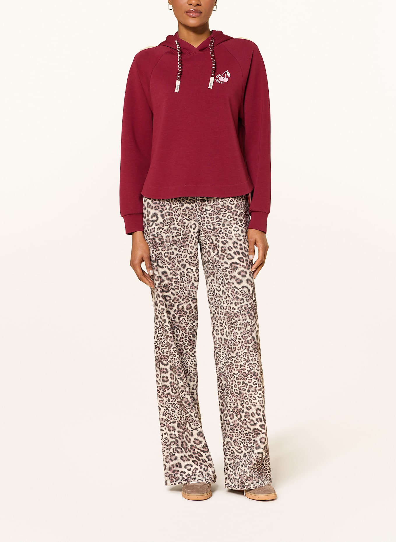 MARC CAIN Bluza z kapturem z ozdobnymi kamykami: CIEMNOCZERWONY / BIAŁY