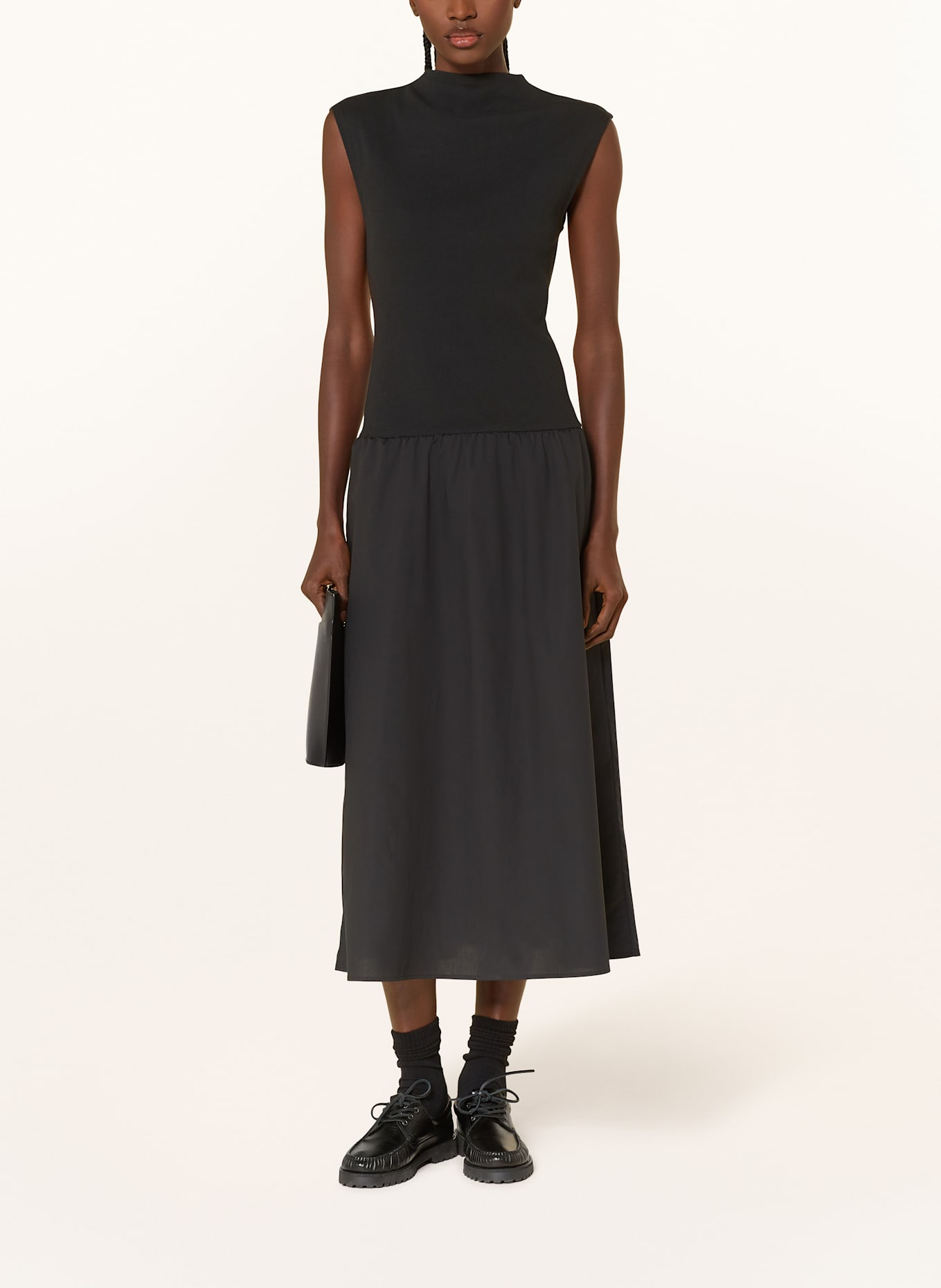 SAMSØE  SAMSØE Šaty SATHEA ze směsi materiálů: ČERNÁ