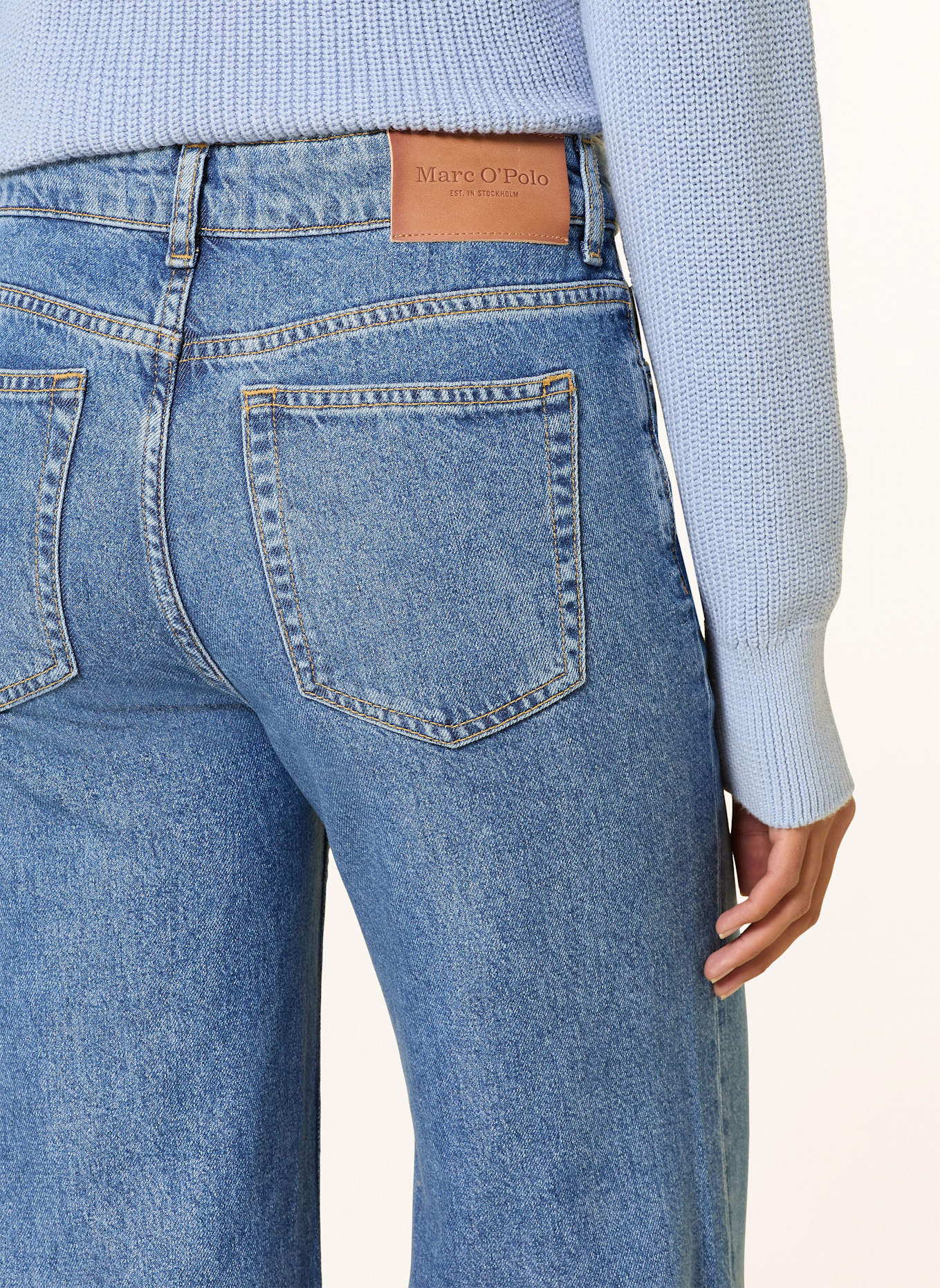 Marc O'Polo Flared Jeans: 025 Clean mid blue wash