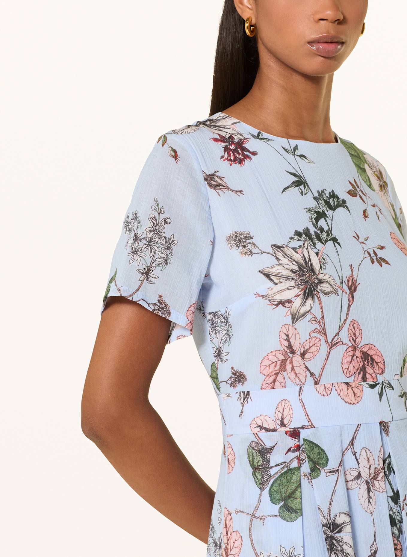 ANNA's Kleid mit Plissees: HELLBLAU / DUNKELGRÜN / ROSA