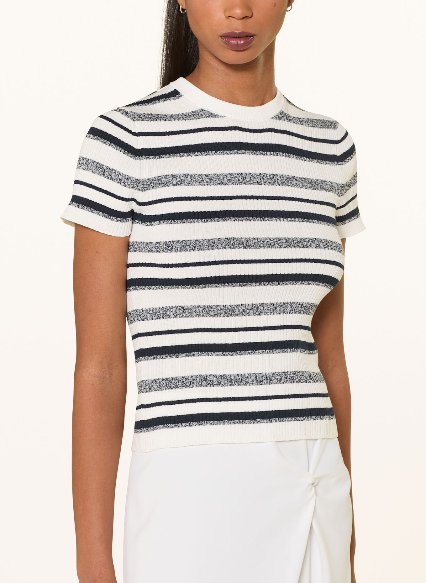 DRYKORN Úpletové tričko MOGLINI: TMAVĚ MODRÁ / BÍLÁ