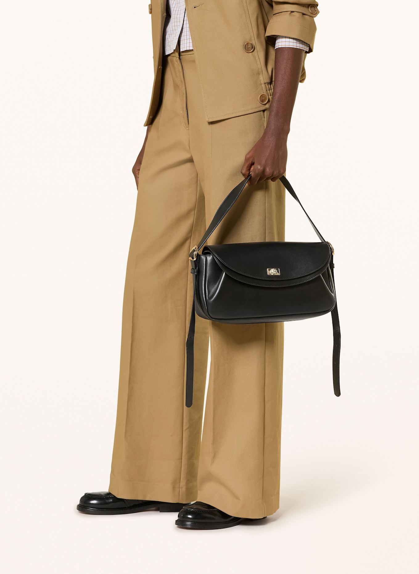 SANDRO Schultertasche: SCHWARZ