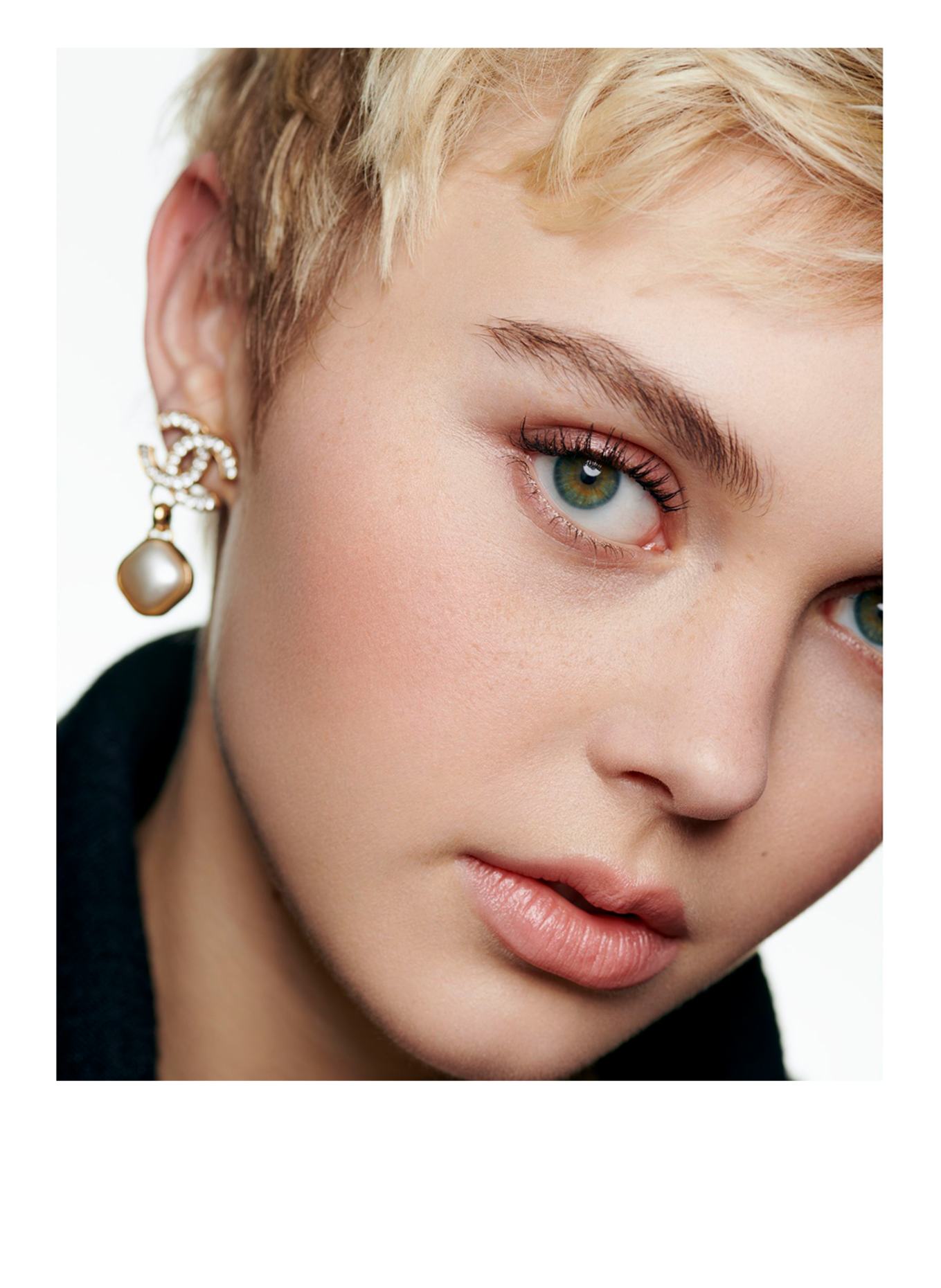 CHANEL LES SIGNES DE CHANEL: PÊCHE LUMIÈRE