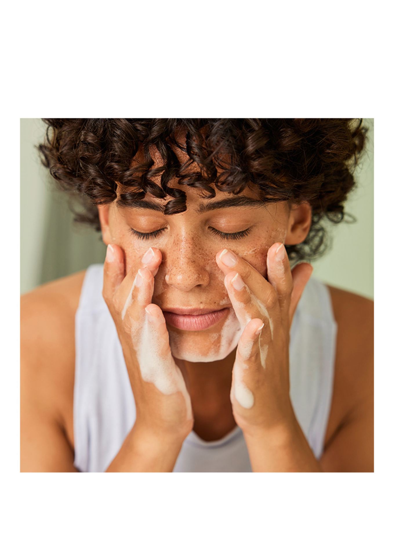 WELEDA ZACHT REINIGINGSSCHUIM