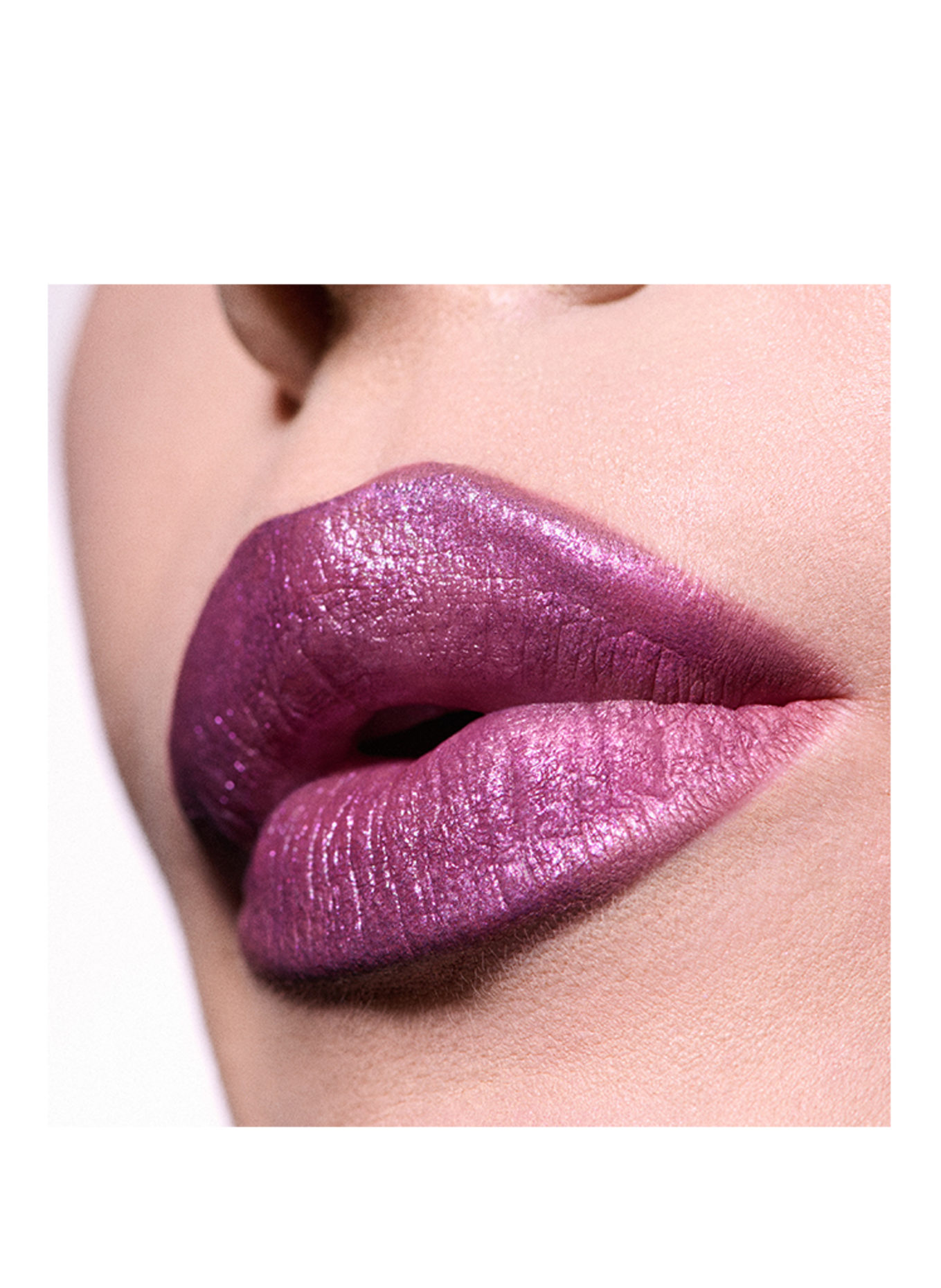 M.A.C DAZZLELIPS CRAYON: LUNAR VIOLET