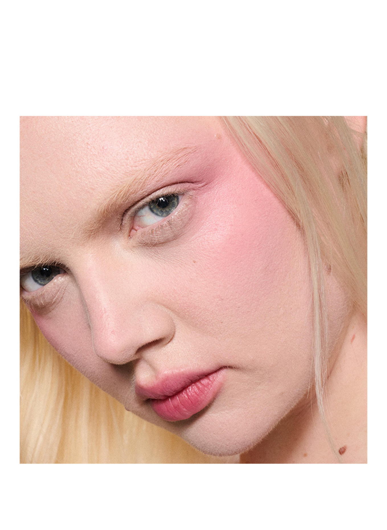 M.A.C POWDER KISS LIP + CHEEK MOUSSE: BURNING LOVE