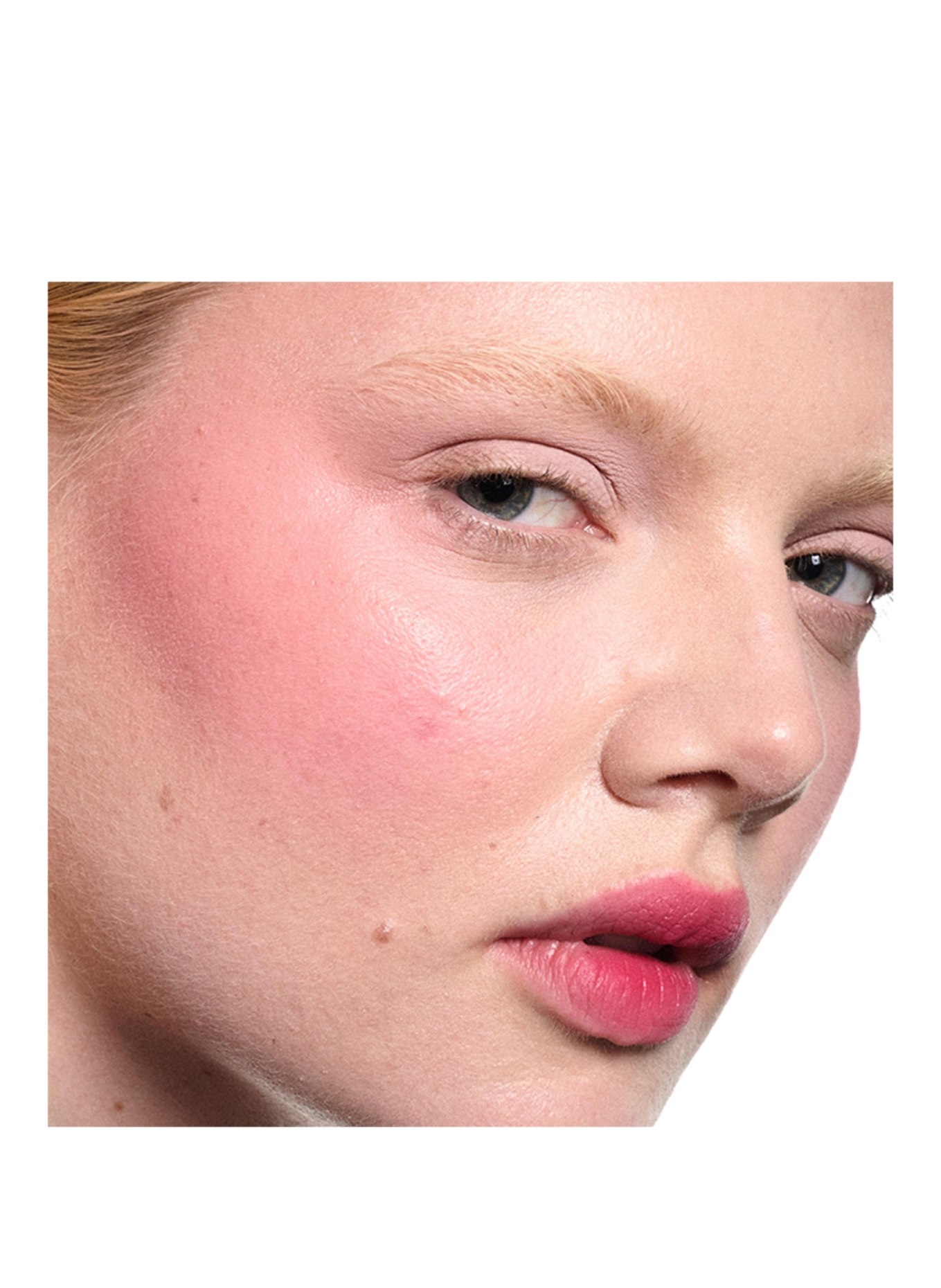 M.A.C POWDER KISS LIP + CHEEK MOUSSE: BILLION $ SMILE