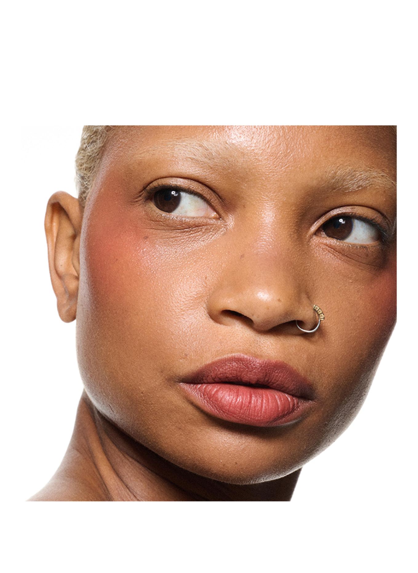 M.A.C POWDER KISS LIP + CHEEK MOUSSE: DEVOTED TO CHILI