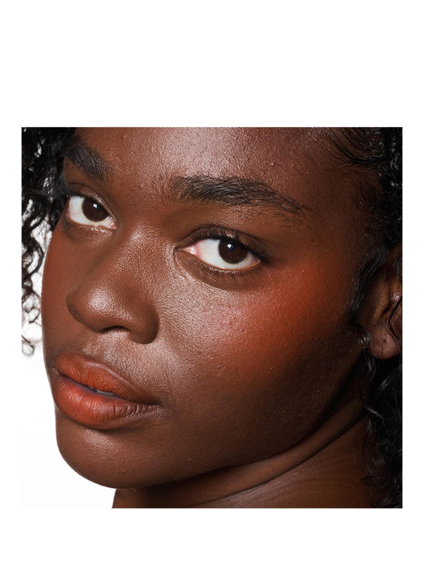 M.A.C POWDER KISS LIP + CHEEK MOUSSE: RESORT SEASON