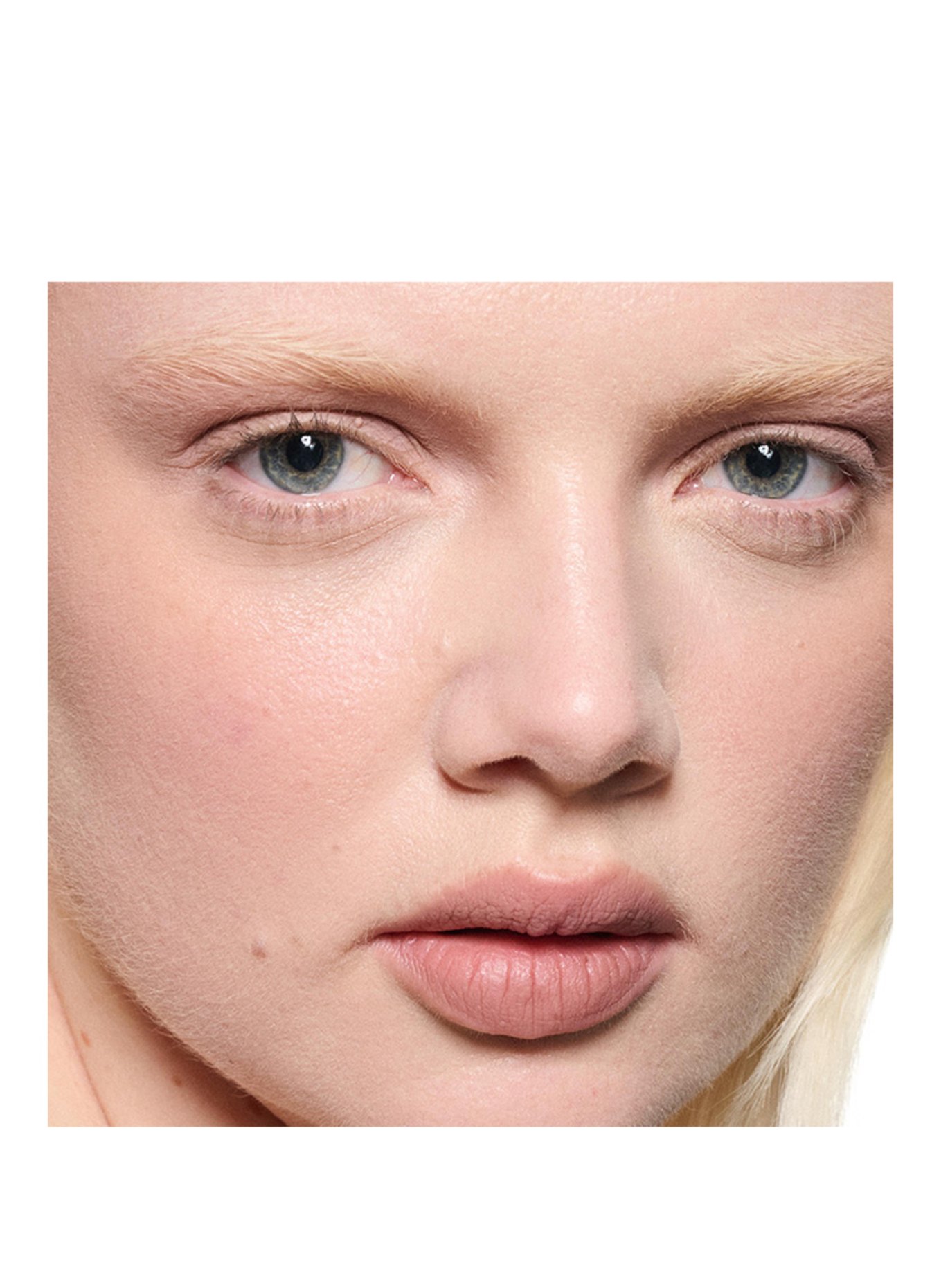 M.A.C POWDER KISS LIP + CHEEK MOUSSE: DEVOTED TO CHILI