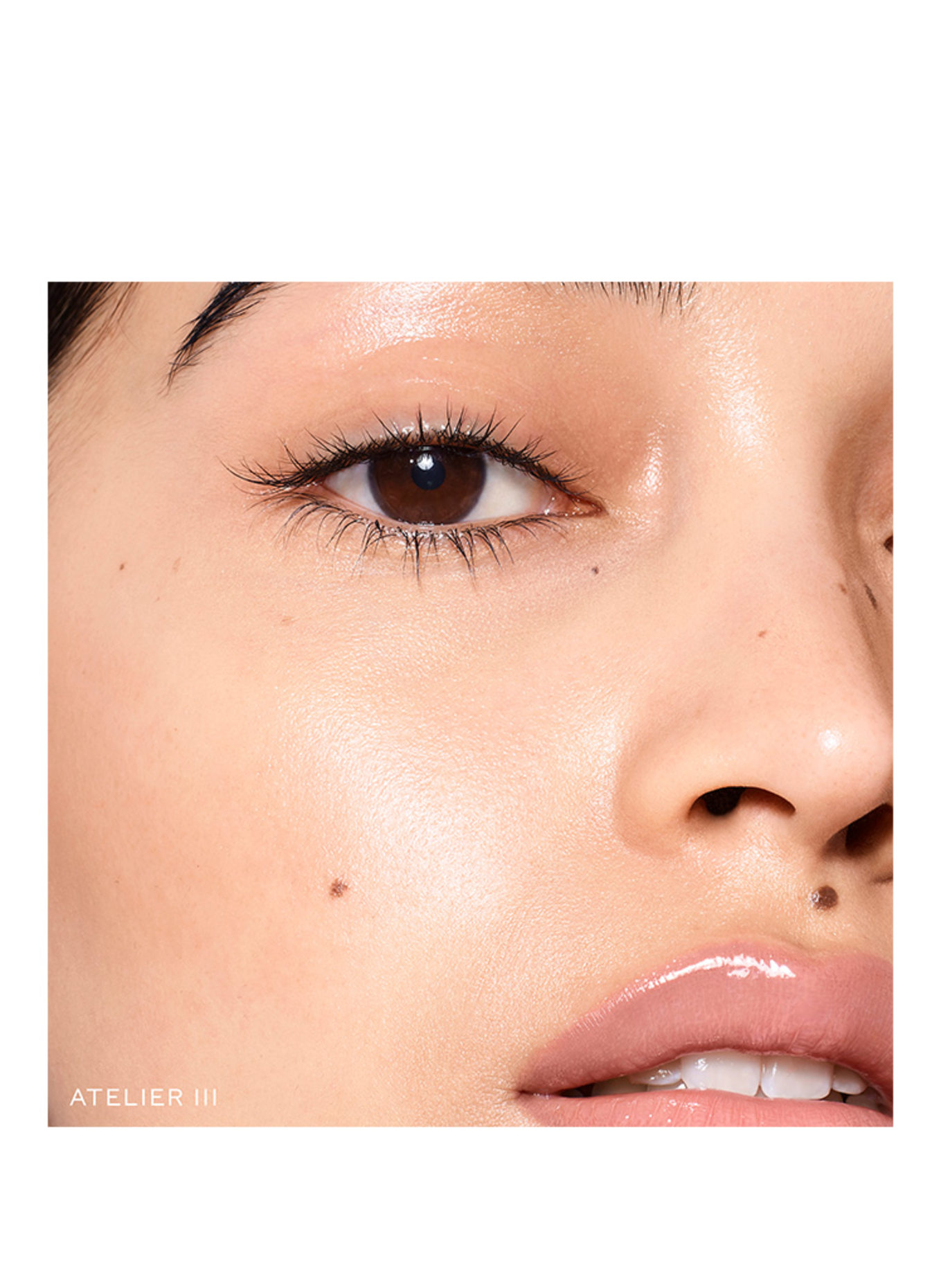 WESTMAN ATELIER VITAL SKIN FOUNDATION STICK: ATELIER III - LIGHT MEDIUM