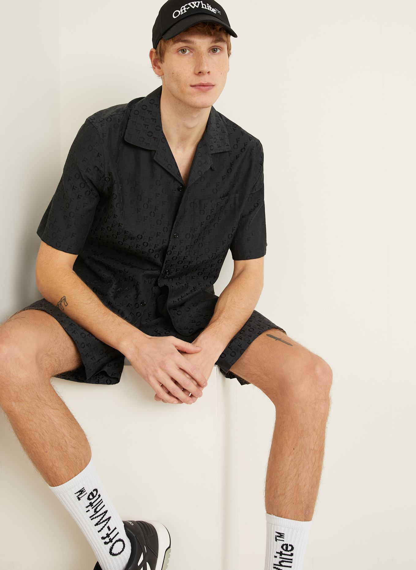 Off-White Resorthemd Regular Fit mit Seide: SCHWARZ