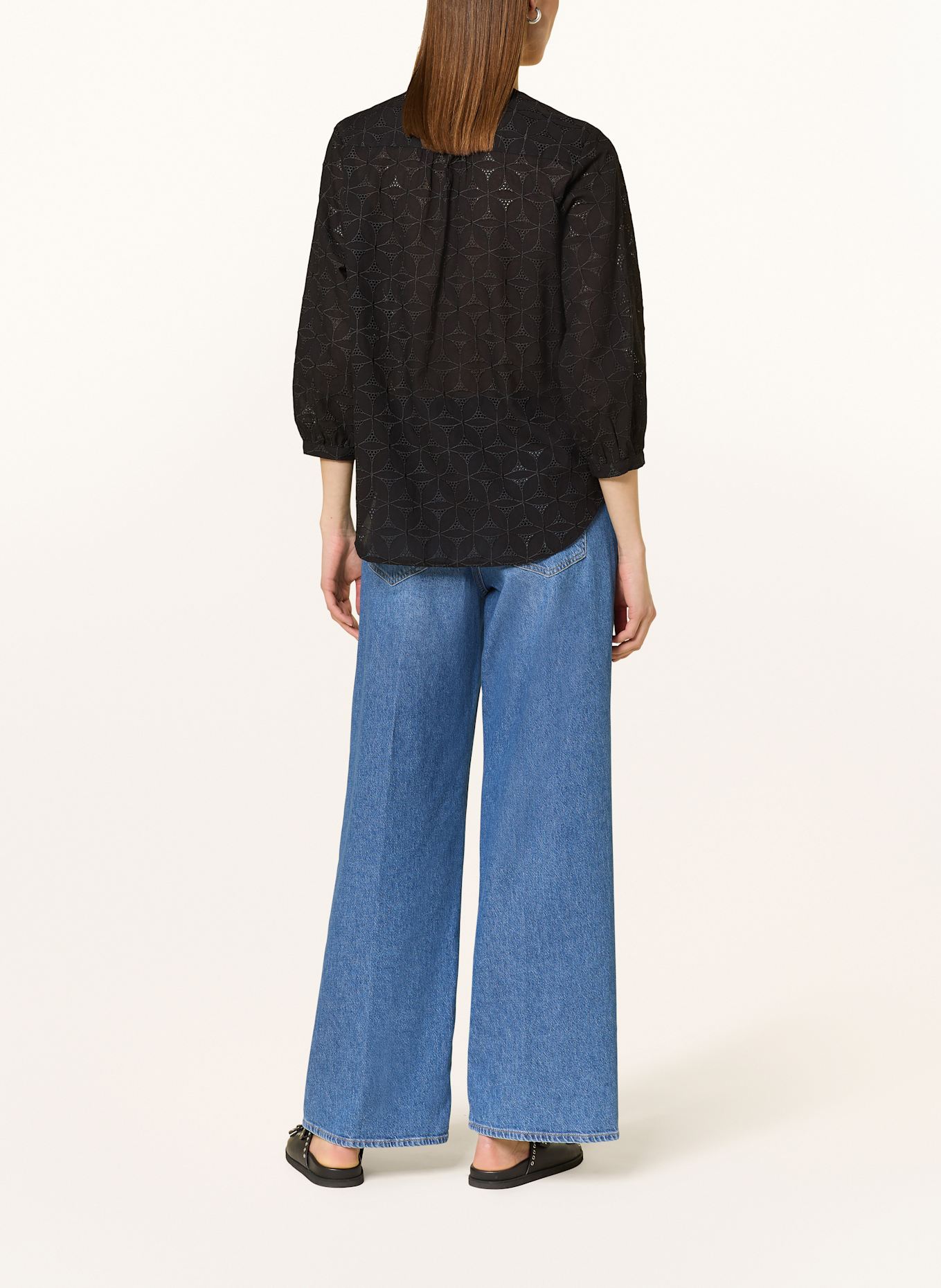 BRAX Halenka VELIA s děrovanou krajkou: ČERNÁ