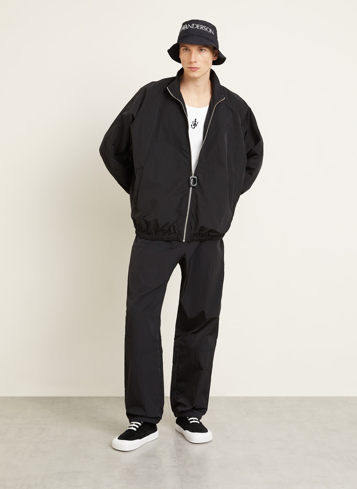 JW ANDERSON Bunda: ČERNÁ