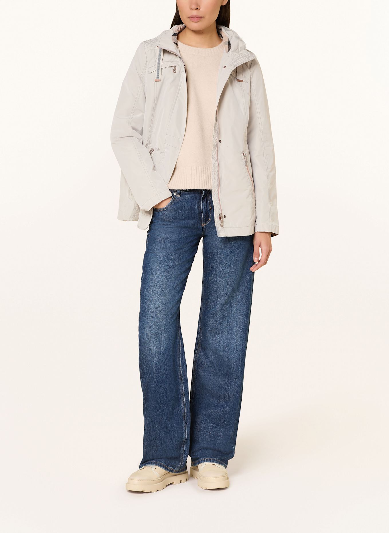 GIL BRET Větrovka: SVĚTLE ŠEDÁ