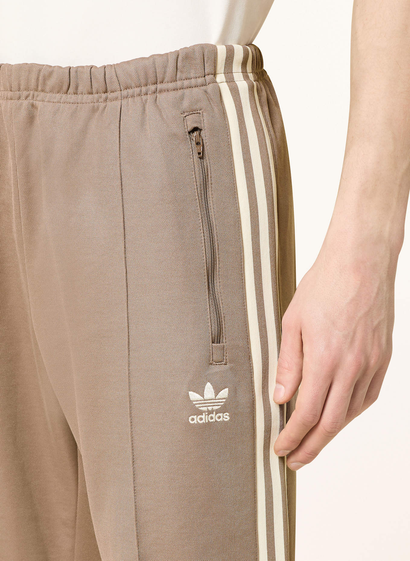 adidas Originals Tepláky ADICOLOR CLASSICS: TMAVĚ HNĚDÁ